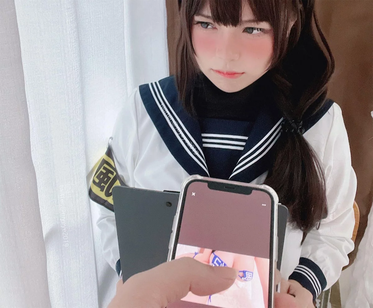 萌系小姐姐白烨风纪委员主题性感学生制服半脱露风纪内衣秀完美身材诱惑写真59P