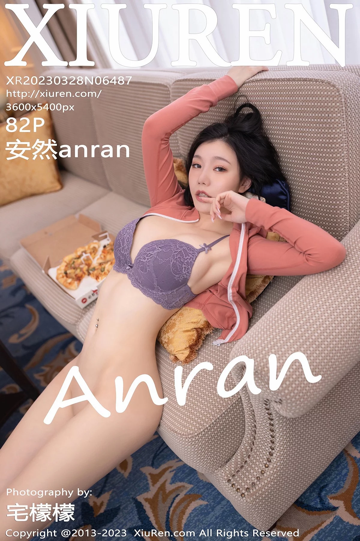XiuRen第6487期_模特安然anran粉色运动上衣配黑短裙半脱露蕾丝内衣诱惑写真82P