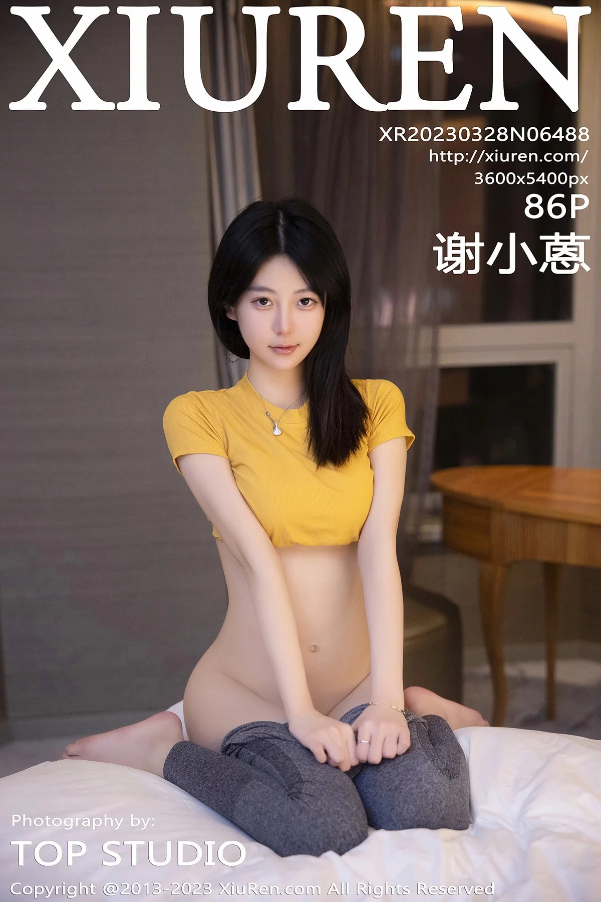XiuRen第6488期_模特谢小蒽瑜伽运动主题黄色上衣配深灰紧身长裤撩人诱惑写真86P
