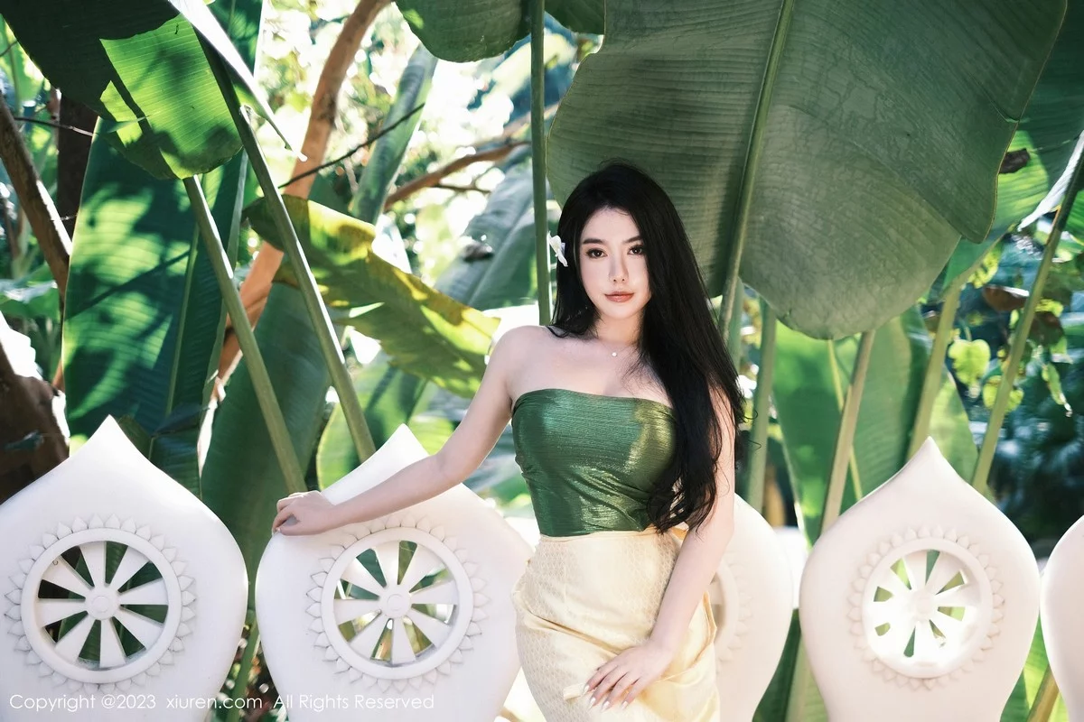 XiuRen第6648期_女神Manuela玛鲁娜户外抹胸服+室内紧身衣秀丰满身材诱惑写真64P