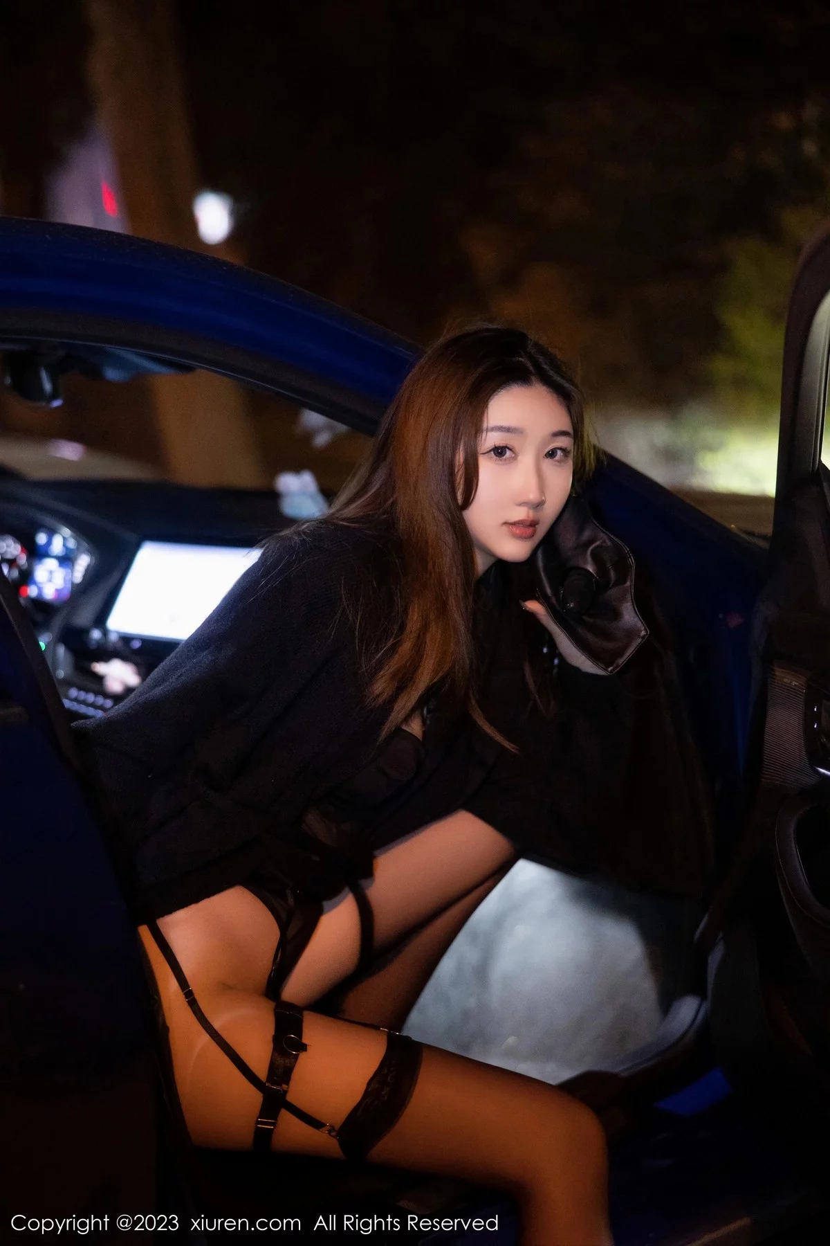 XiuRen第6650期_模特江真真性感黑色薄透情趣内衣配黑丝吊袜秀惹火身材诱惑写真88P