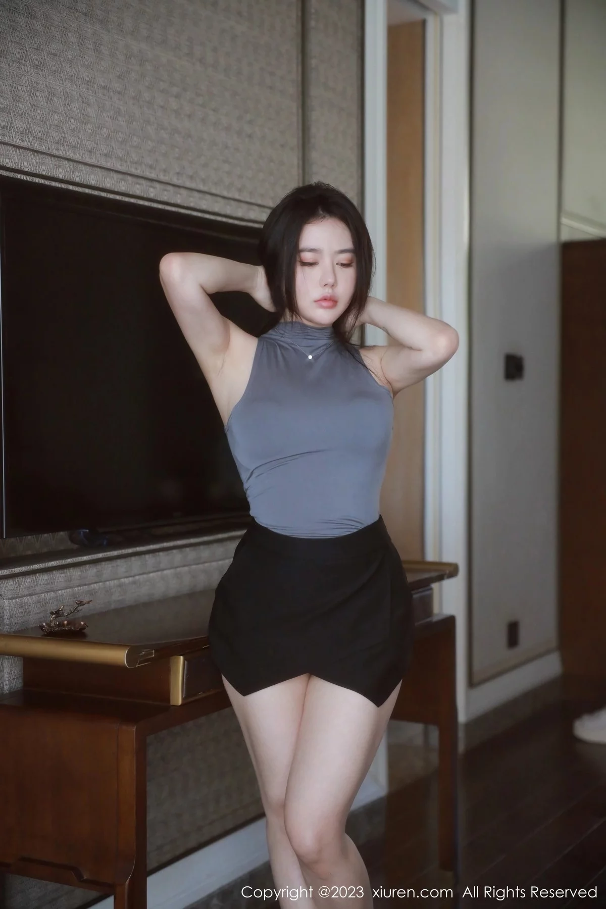 XiuRen第6648期_女神Manuela玛鲁娜户外抹胸服+室内紧身衣秀丰满身材诱惑写真64P