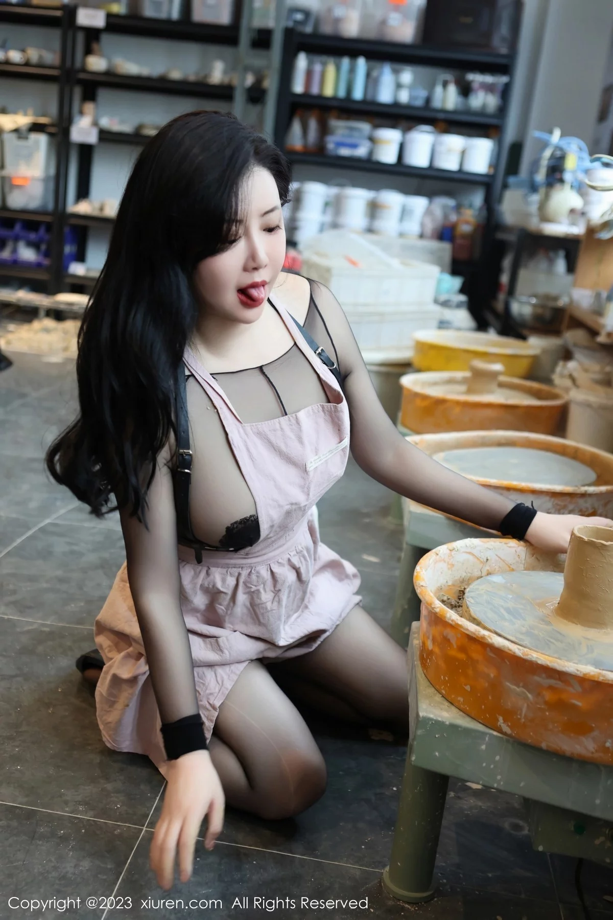 XiuRen第6647期_模特王婉悠Queen性感黑色轻透情趣服露豪乳遮点火辣诱惑写真81P