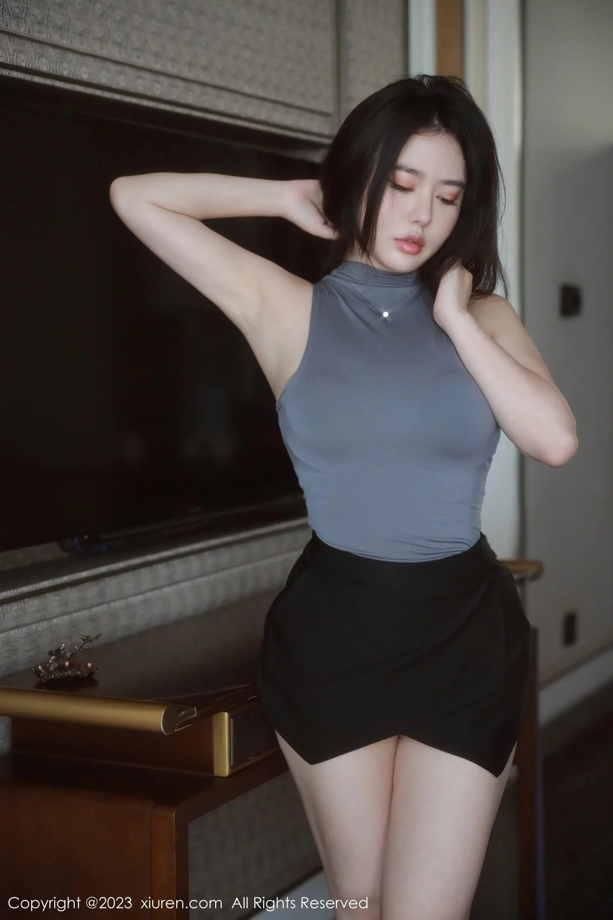 XiuRen第6648期_女神Manuela玛鲁娜户外抹胸服+室内紧身衣秀丰满身材诱惑写真64P