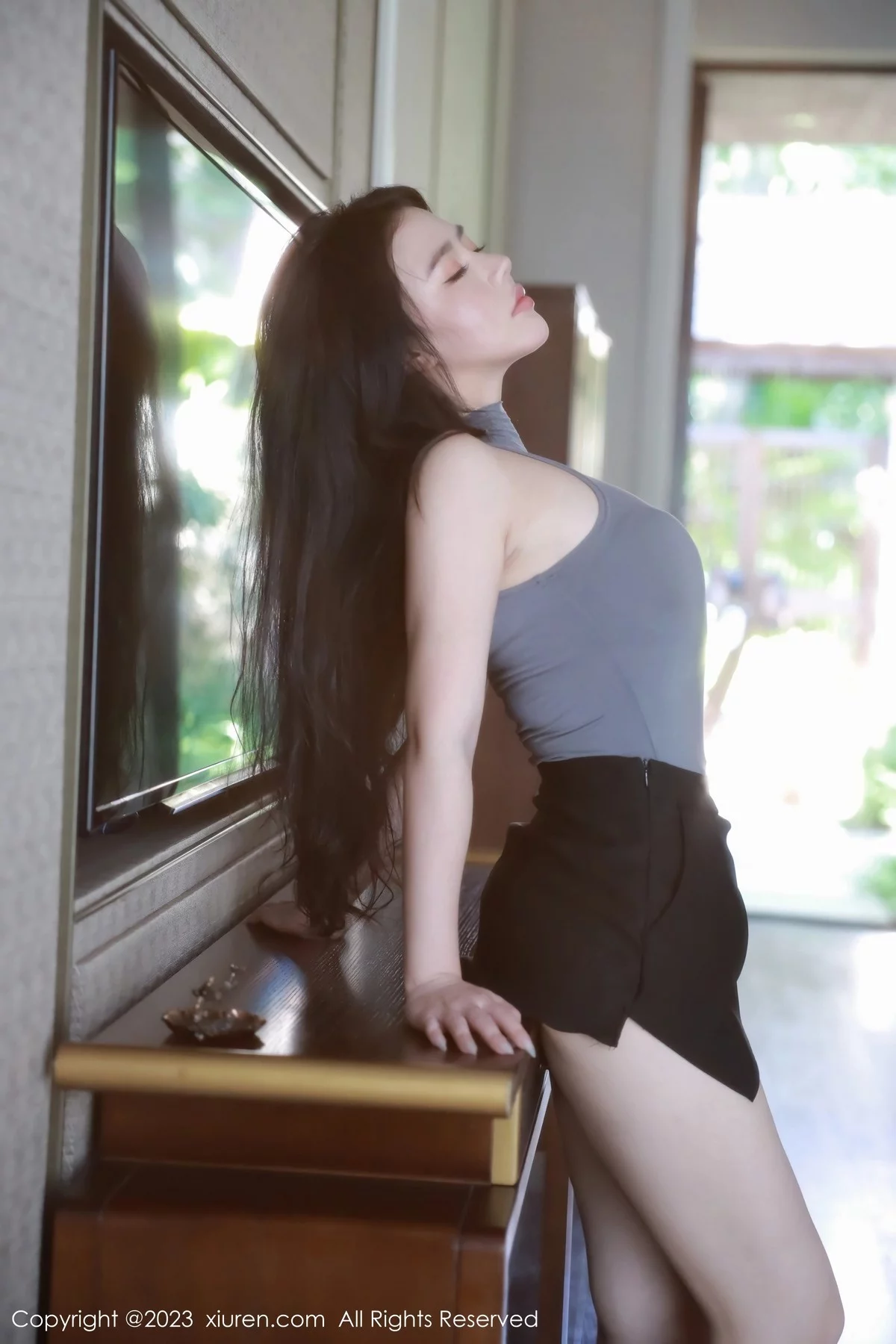 XiuRen第6648期_女神Manuela玛鲁娜户外抹胸服+室内紧身衣秀丰满身材诱惑写真64P