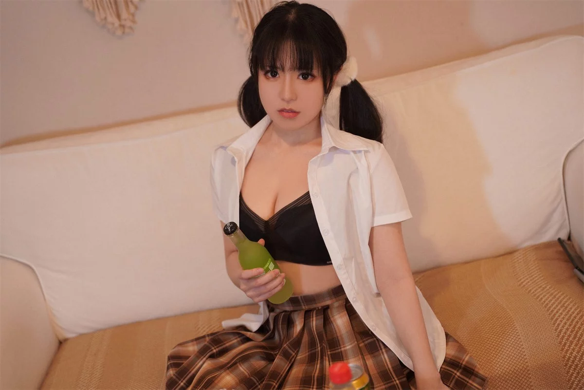 微博美少女虎森森我的妹妹主题性感黑色内衣配超薄黑丝情趣捆绑撩人诱惑写真71P