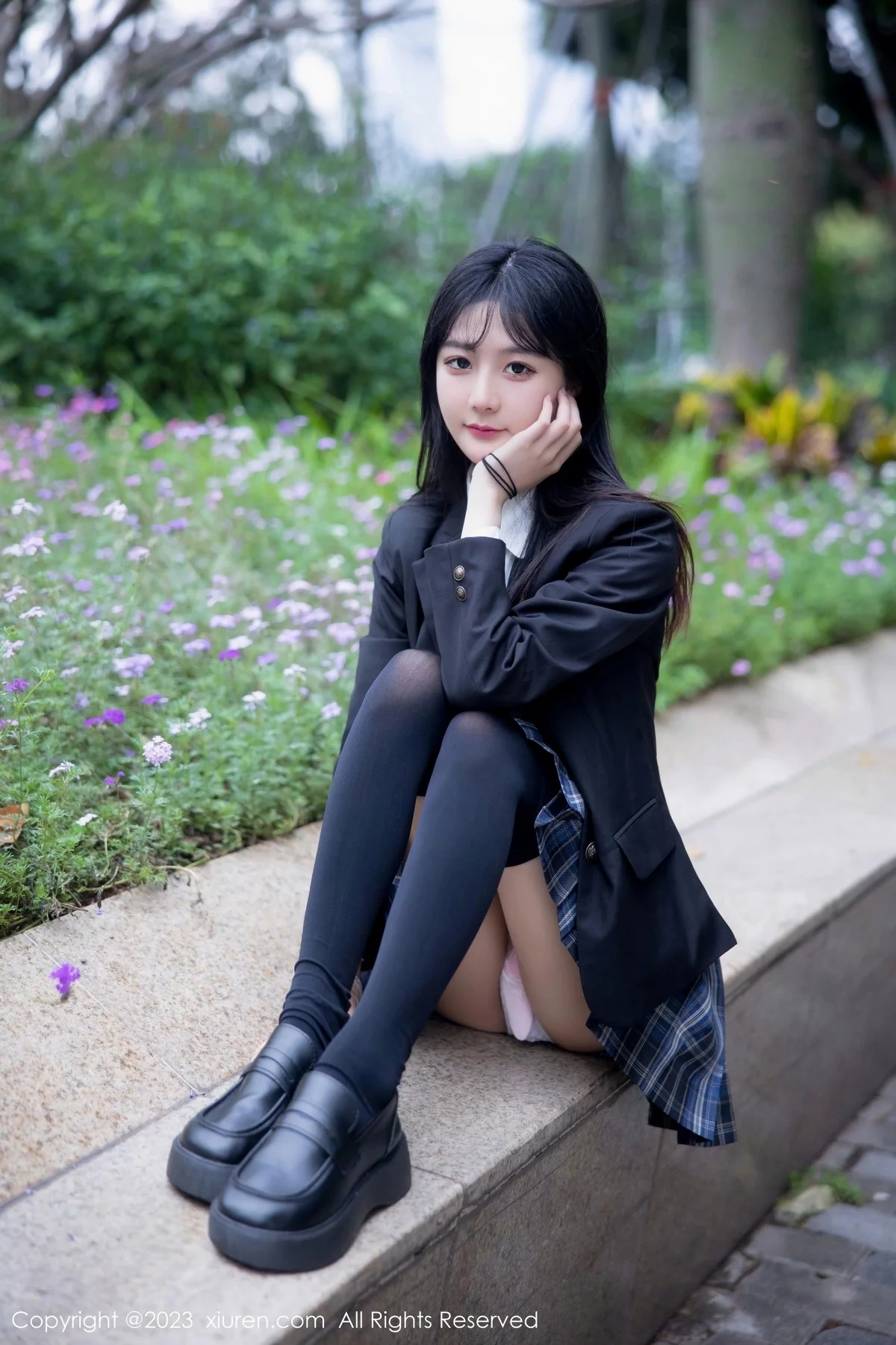 XiuRen第6662期_模特幼幼学妹制服性感白T配格子裙露白色蕾丝内衣完美诱惑写真92P
