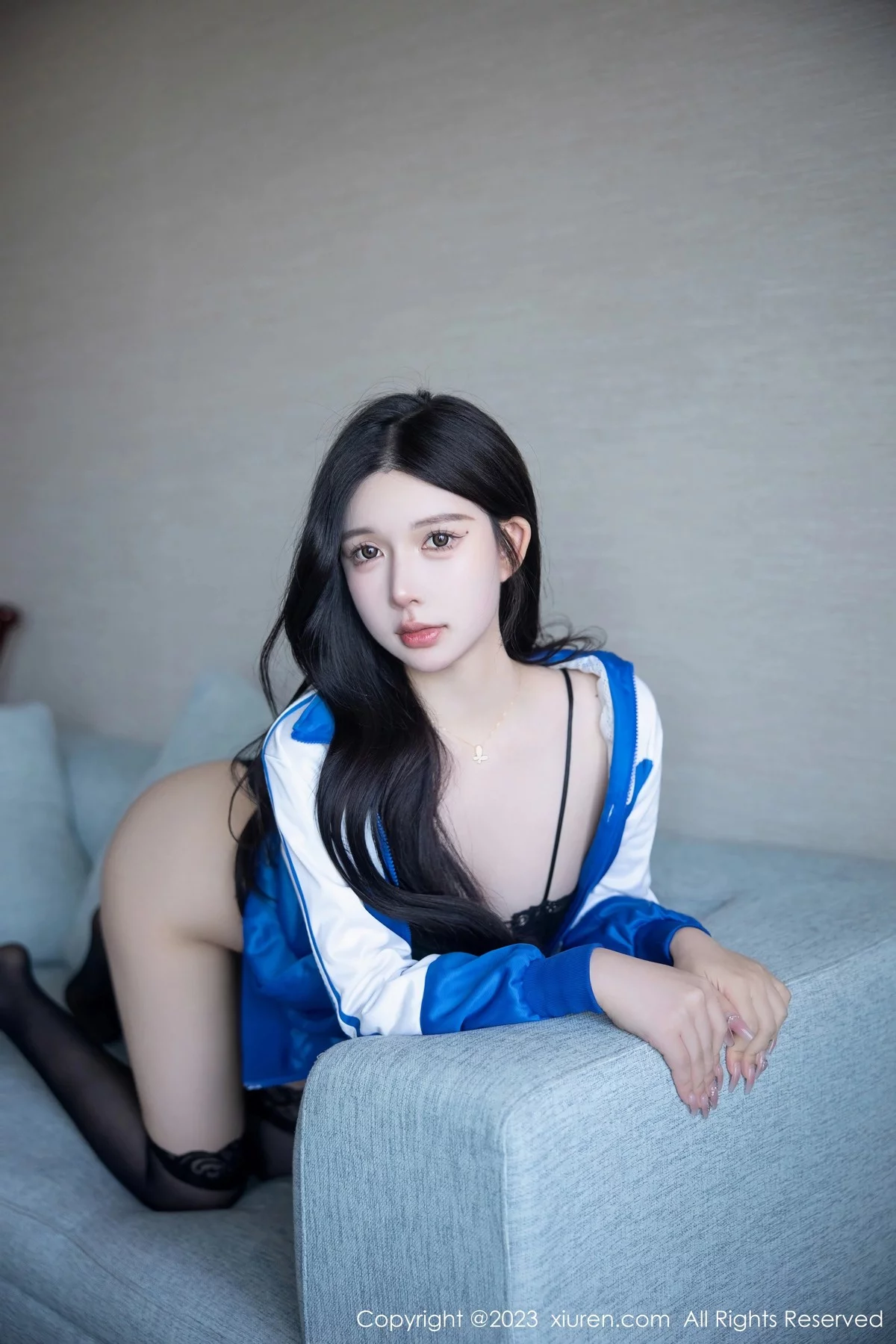 XiuRen第6660期_模特林珊珊性感蓝色运动服露黑色情趣内衣秀惹火身材诱惑写真101P