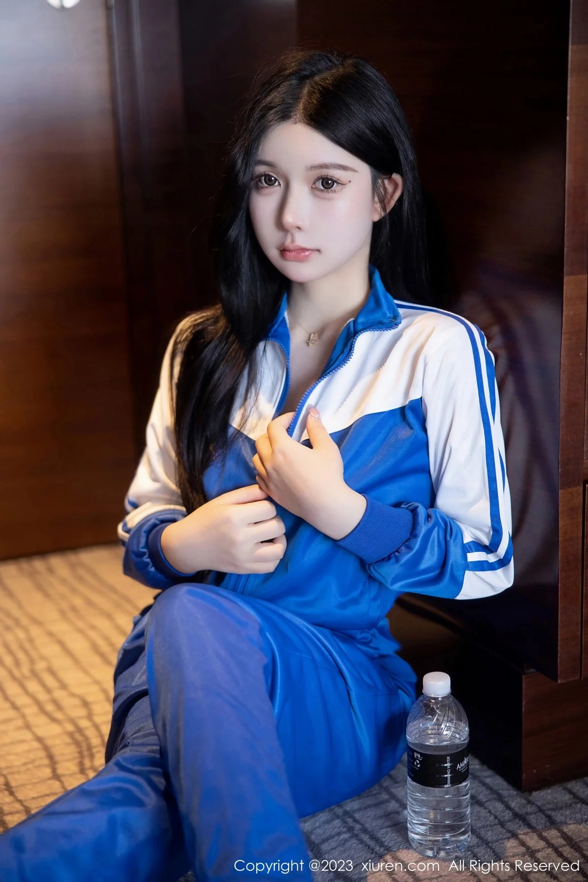 XiuRen第6660期_模特林珊珊性感蓝色运动服露黑色情趣内衣秀惹火身材诱惑写真101P
