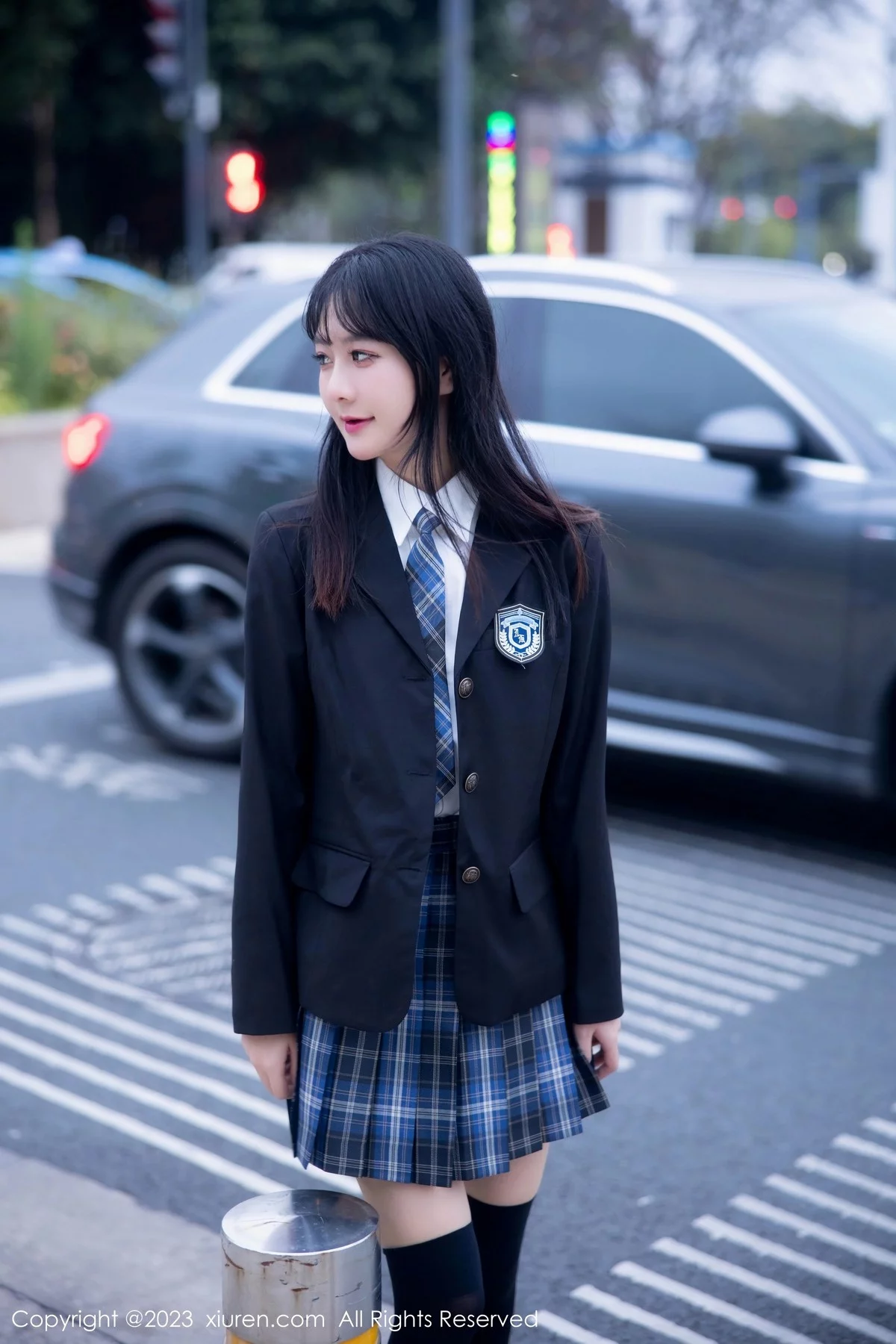 XiuRen第6662期_模特幼幼学妹制服性感白T配格子裙露白色蕾丝内衣完美诱惑写真92P