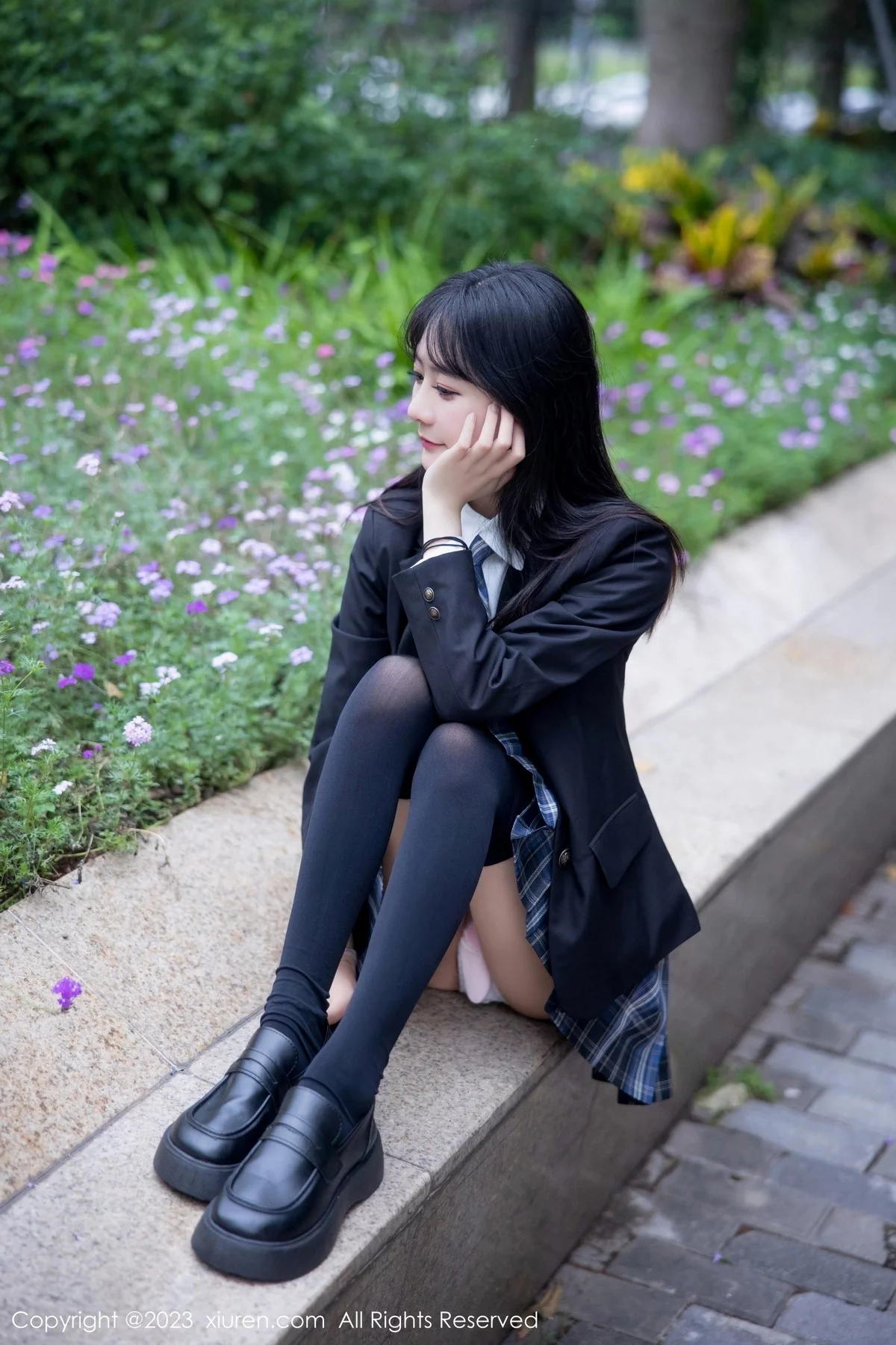 XiuRen第6662期_模特幼幼学妹制服性感白T配格子裙露白色蕾丝内衣完美诱惑写真92P