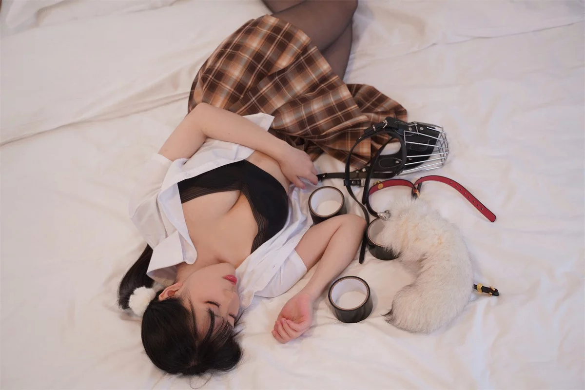 微博美少女虎森森我的妹妹主题性感黑色内衣配超薄黑丝情趣捆绑撩人诱惑写真71P