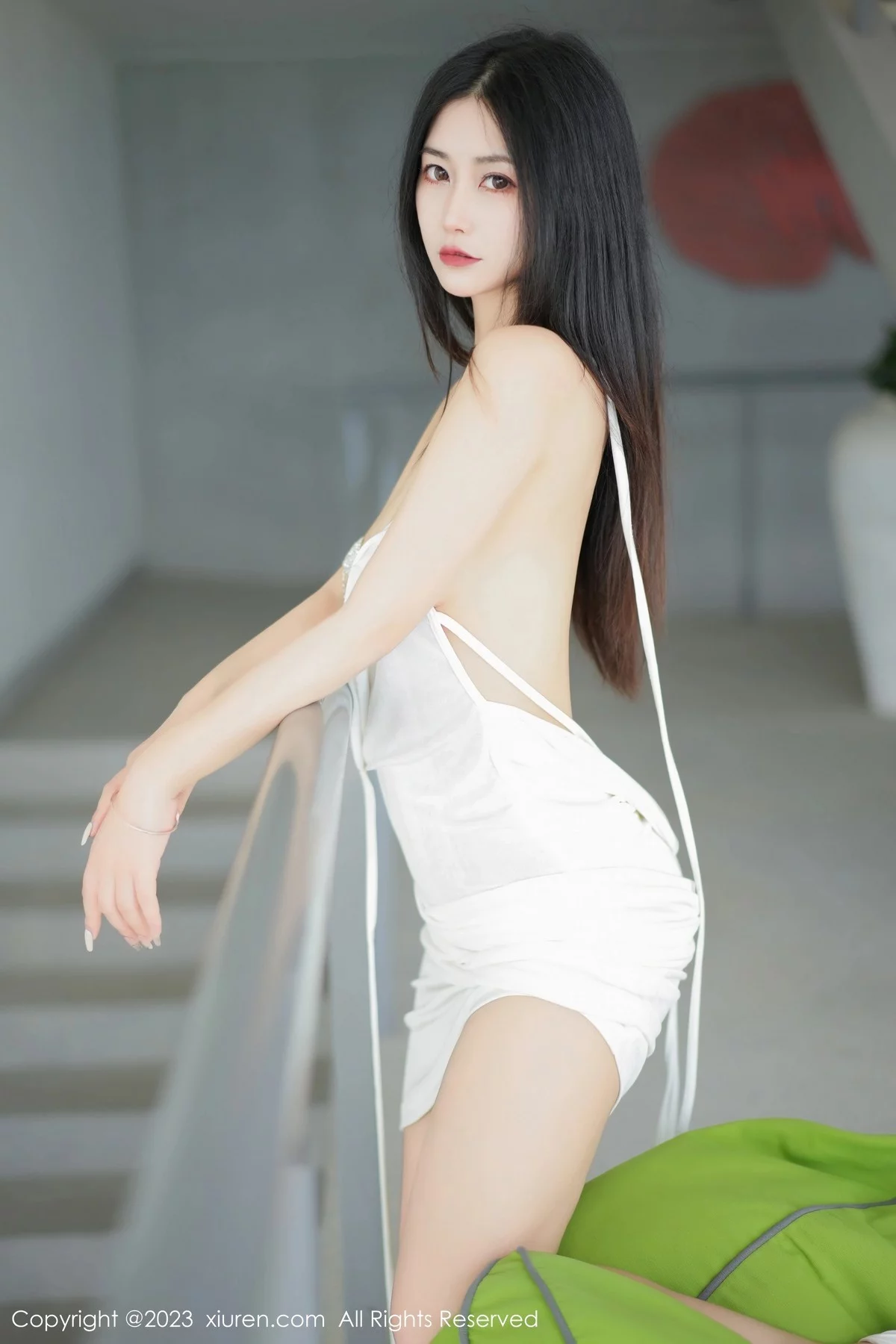 XiuRen第6678期_模特laura阿姣户外泳池大尺度露傲人豪乳血滴子遮点诱惑写真83P
