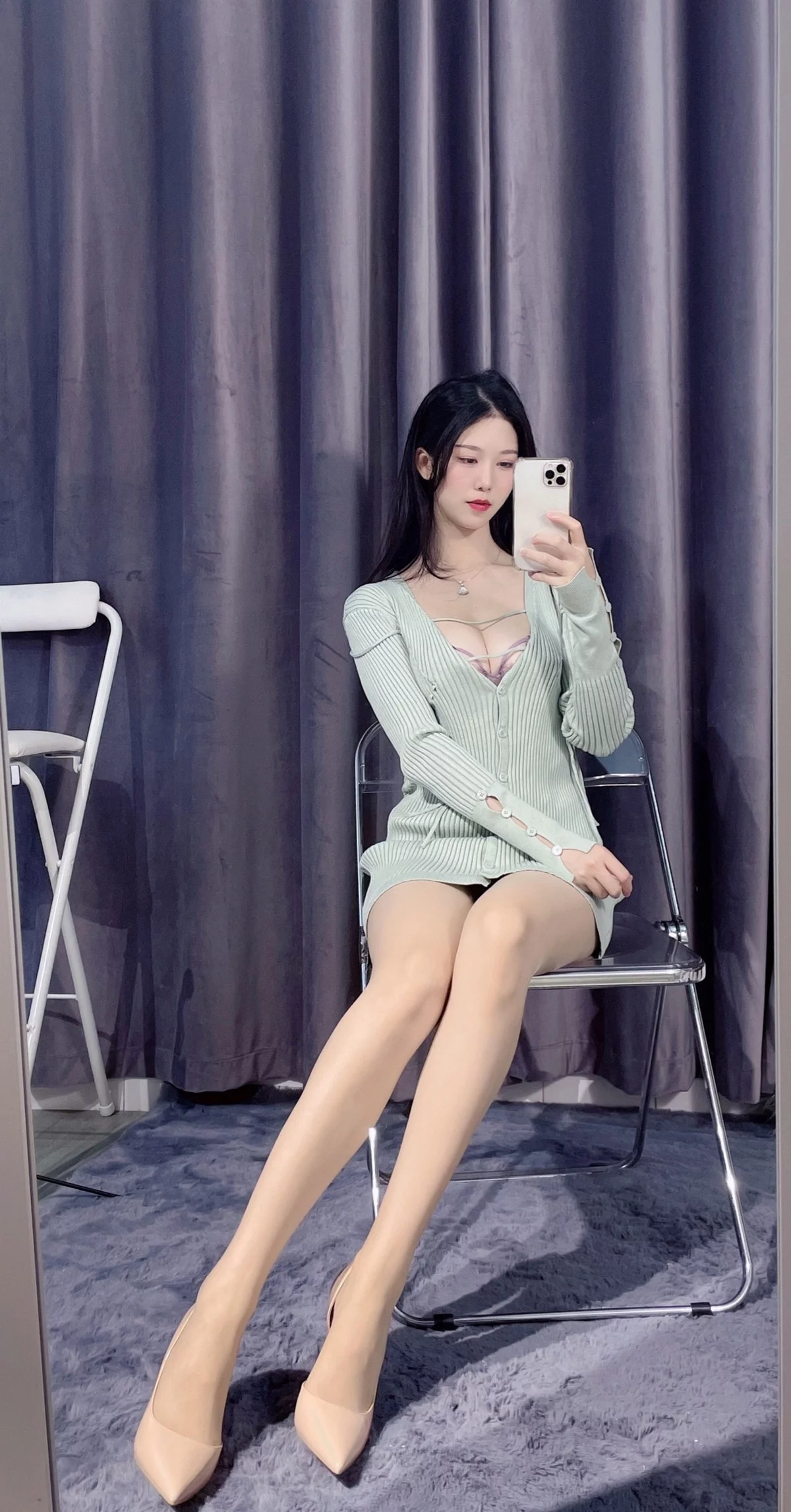 微博人气Coser利世绿茶主题性感绿色针织上衣半脱露紫色蕾丝内衣迷人诱惑写真37P