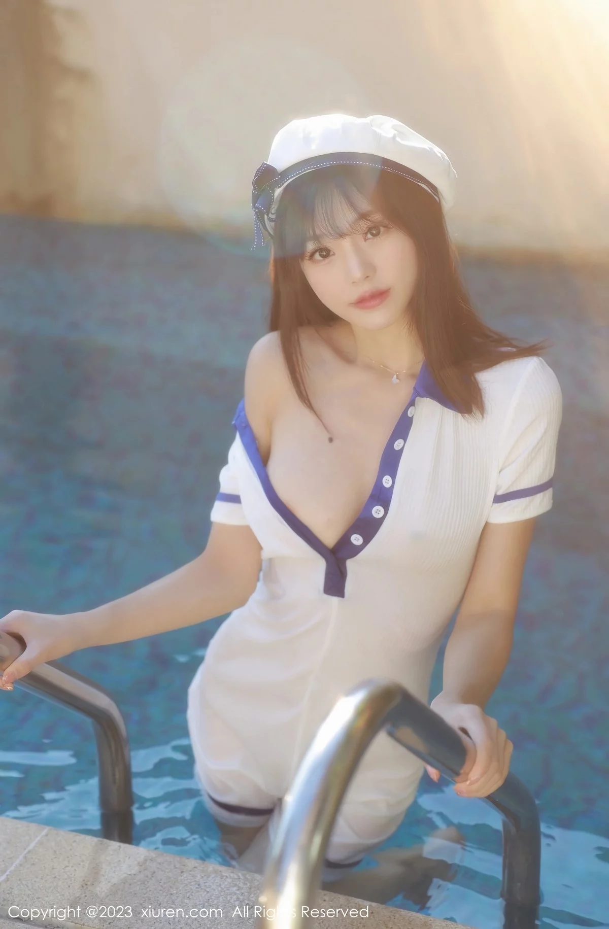 XiuRen第6686期_模特佘贝拉bella泳池性感白色海军服半脱秀完美身材诱惑写真67P