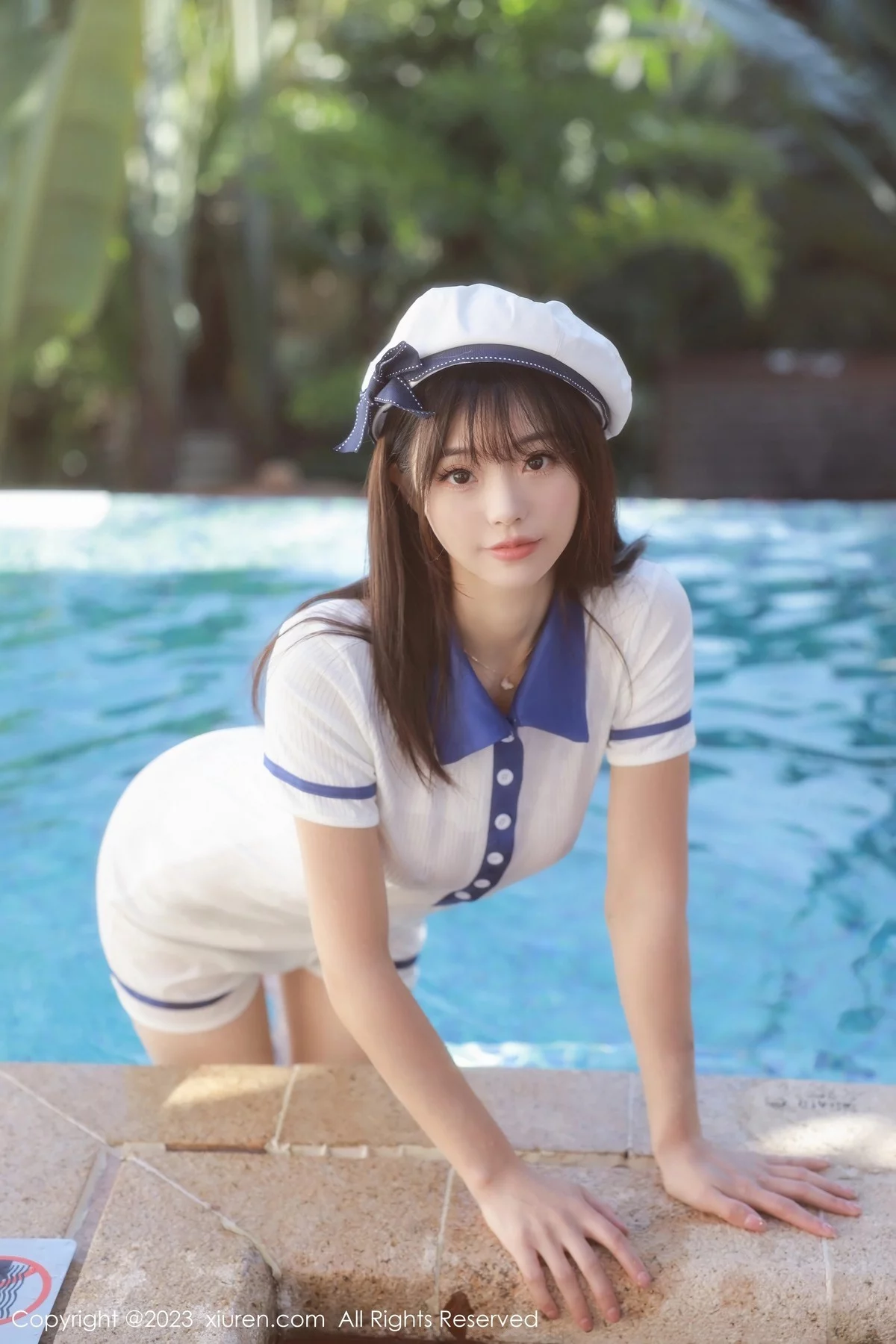 XiuRen第6686期_模特佘贝拉bella泳池性感白色海军服半脱秀完美身材诱惑写真67P