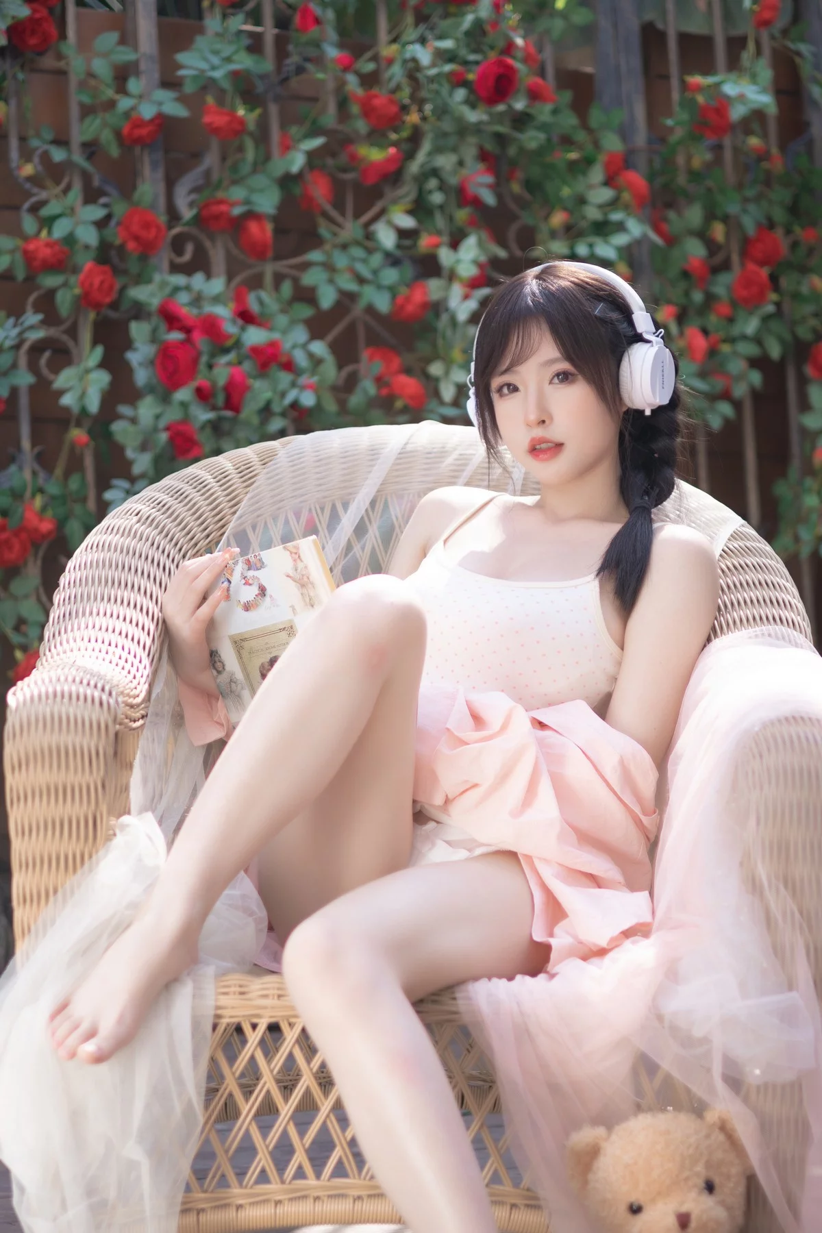 性感尤物清水由乃麻花少女主题性感吊带上衣配牛仔短裤半脱秀完美身材诱惑写真70P