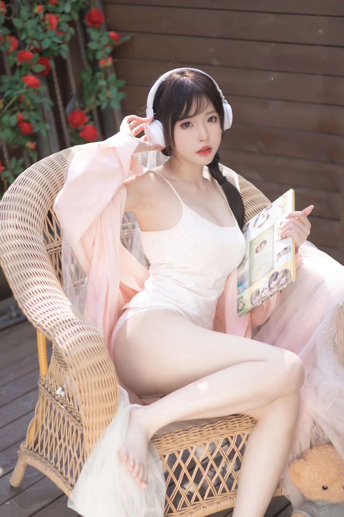 性感尤物清水由乃麻花少女主题性感吊带上衣配牛仔短裤半脱秀完美身材诱惑写真70P