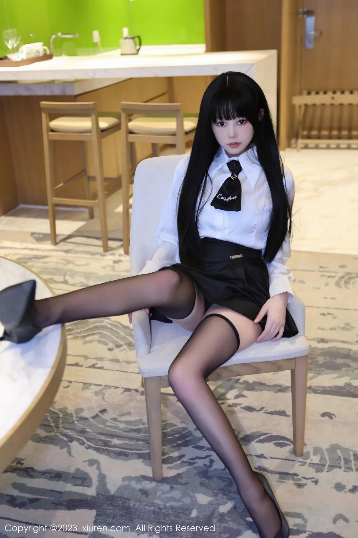 XiuRen第6685期_模特早川京子私房床上情趣捆绑半脱露黑色情趣内衣惹火诱惑写真83P