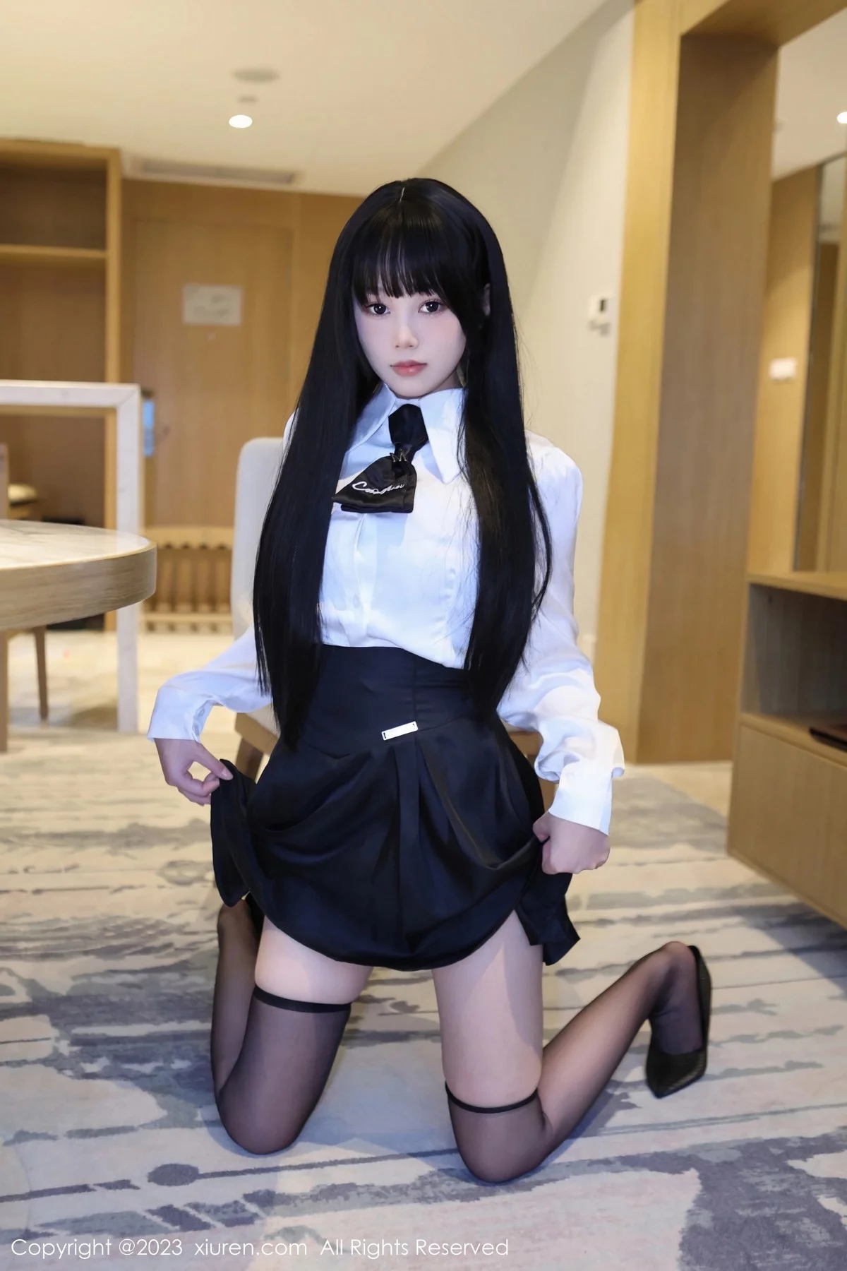 XiuRen第6685期_模特早川京子私房床上情趣捆绑半脱露黑色情趣内衣惹火诱惑写真83P