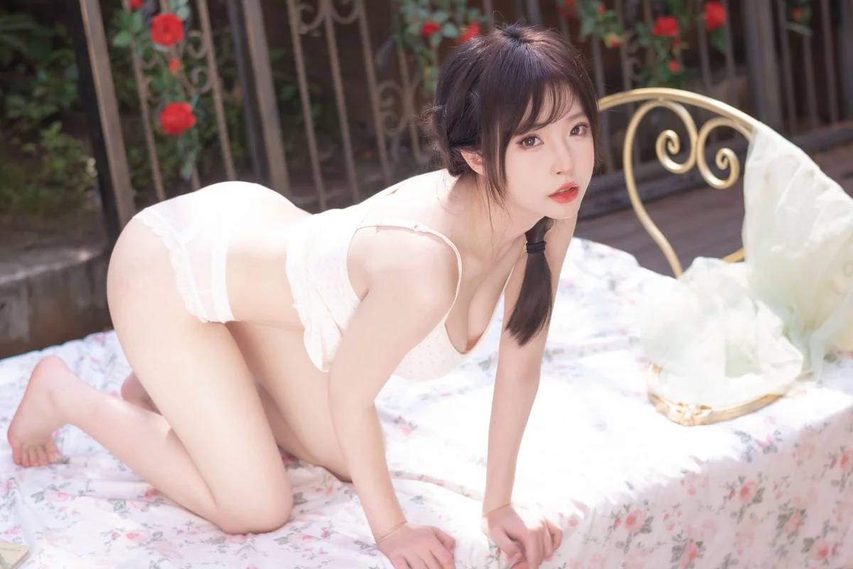 性感尤物清水由乃麻花少女主题性感吊带上衣配牛仔短裤半脱秀完美身材诱惑写真70P