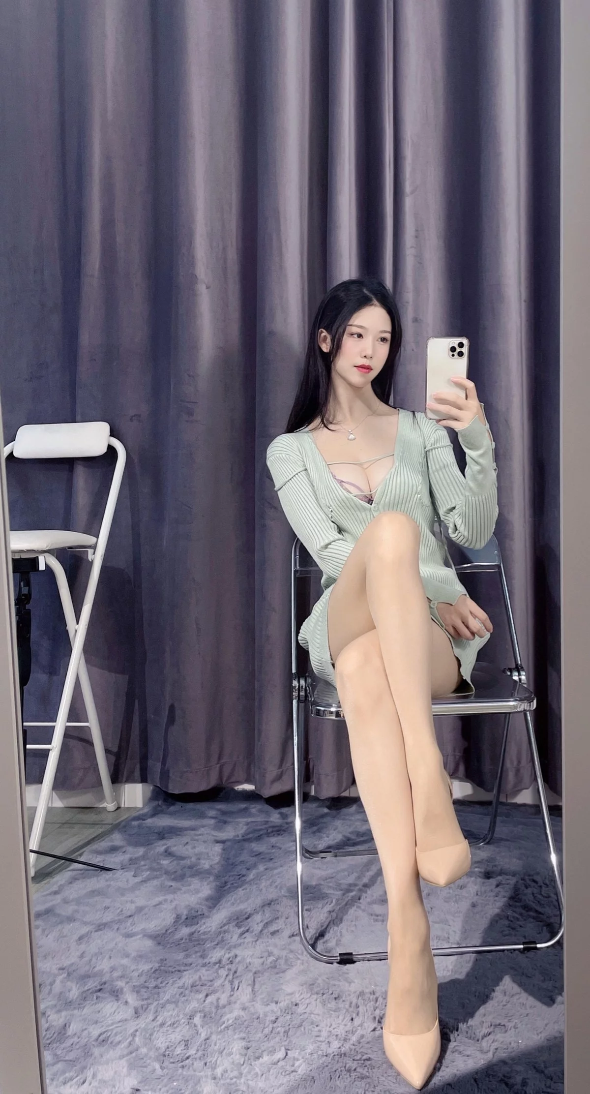 微博人气Coser利世绿茶主题性感绿色针织上衣半脱露紫色蕾丝内衣迷人诱惑写真37P