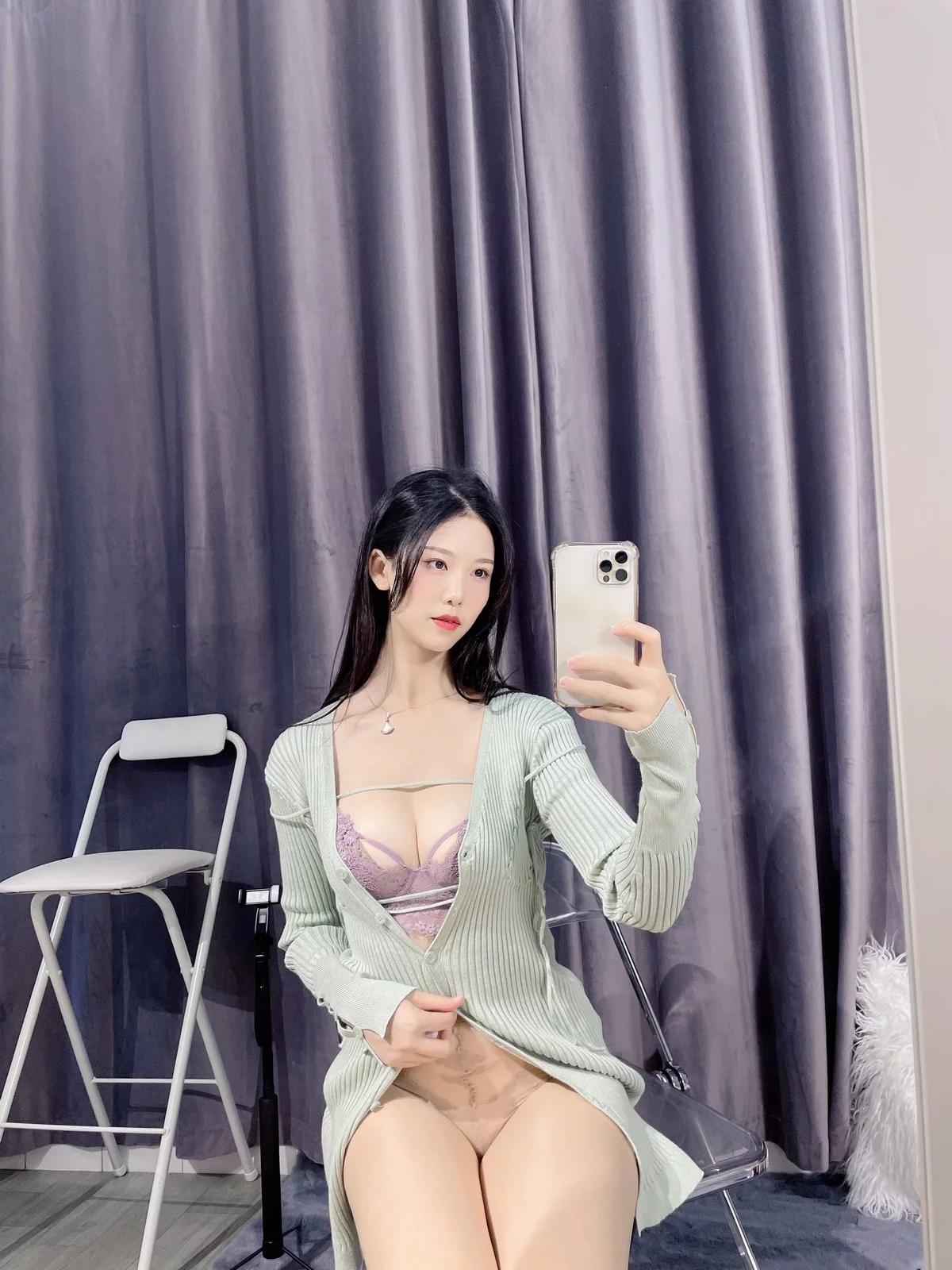 微博人气Coser利世绿茶主题性感绿色针织上衣半脱露紫色蕾丝内衣迷人诱惑写真37P