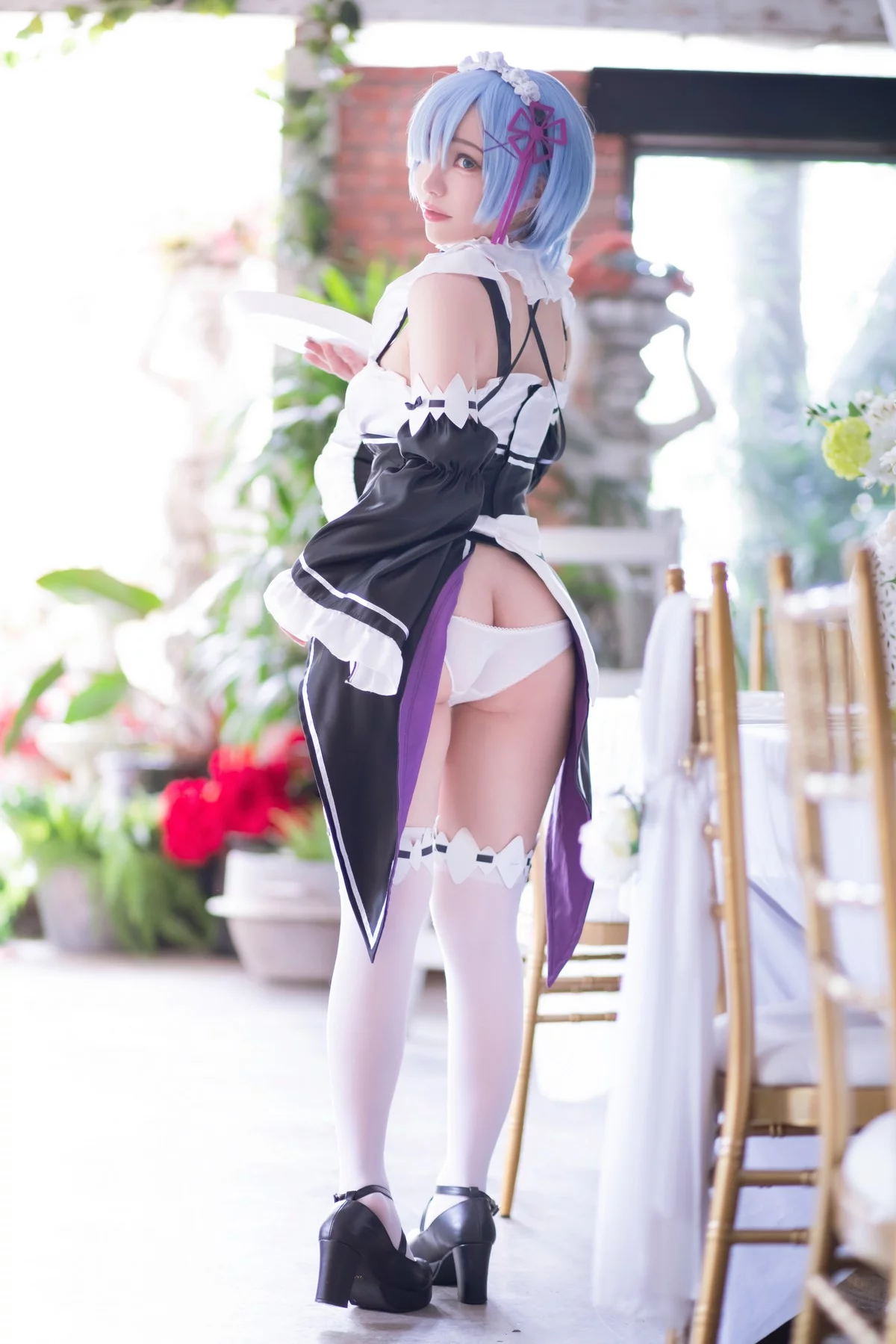 Coser美女叫我千寻大人蕾姆Rem主题私房性感Cos服饰系列秀完美身材诱惑写真70P