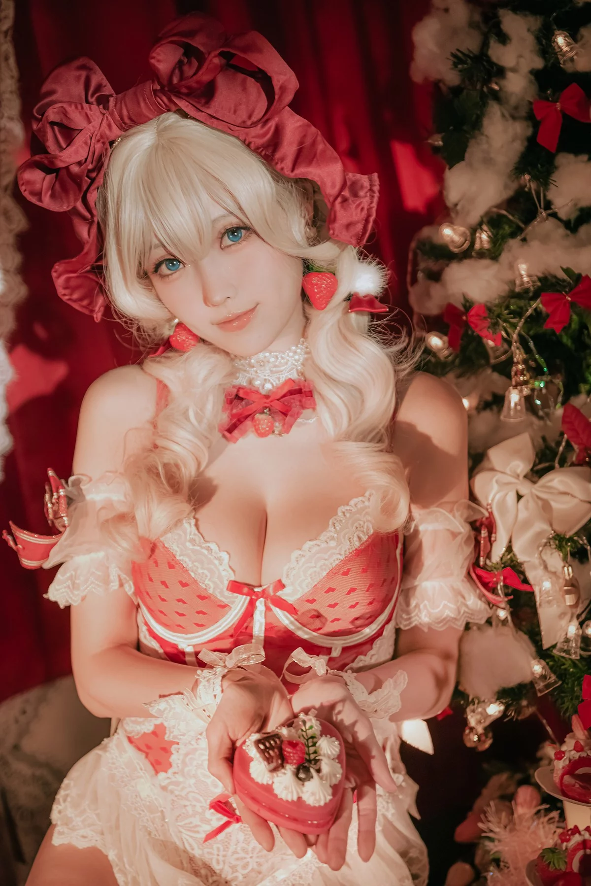 Coser妹子Ely_eee草莓蛋糕少女主题性感圣诞女郎服饰红色连体内衣完美诱惑写真33P