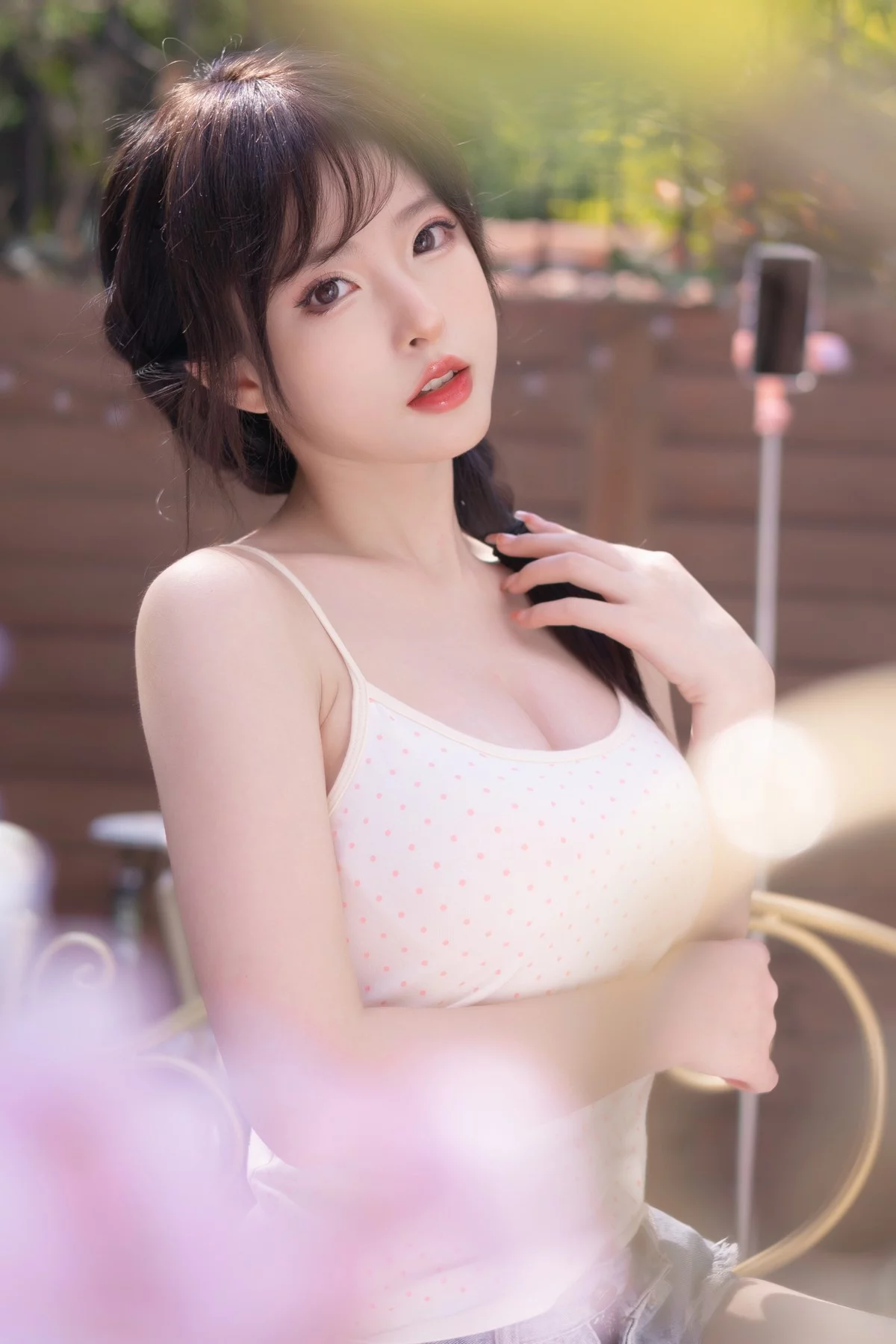 性感尤物清水由乃麻花少女主题性感吊带上衣配牛仔短裤半脱秀完美身材诱惑写真70P