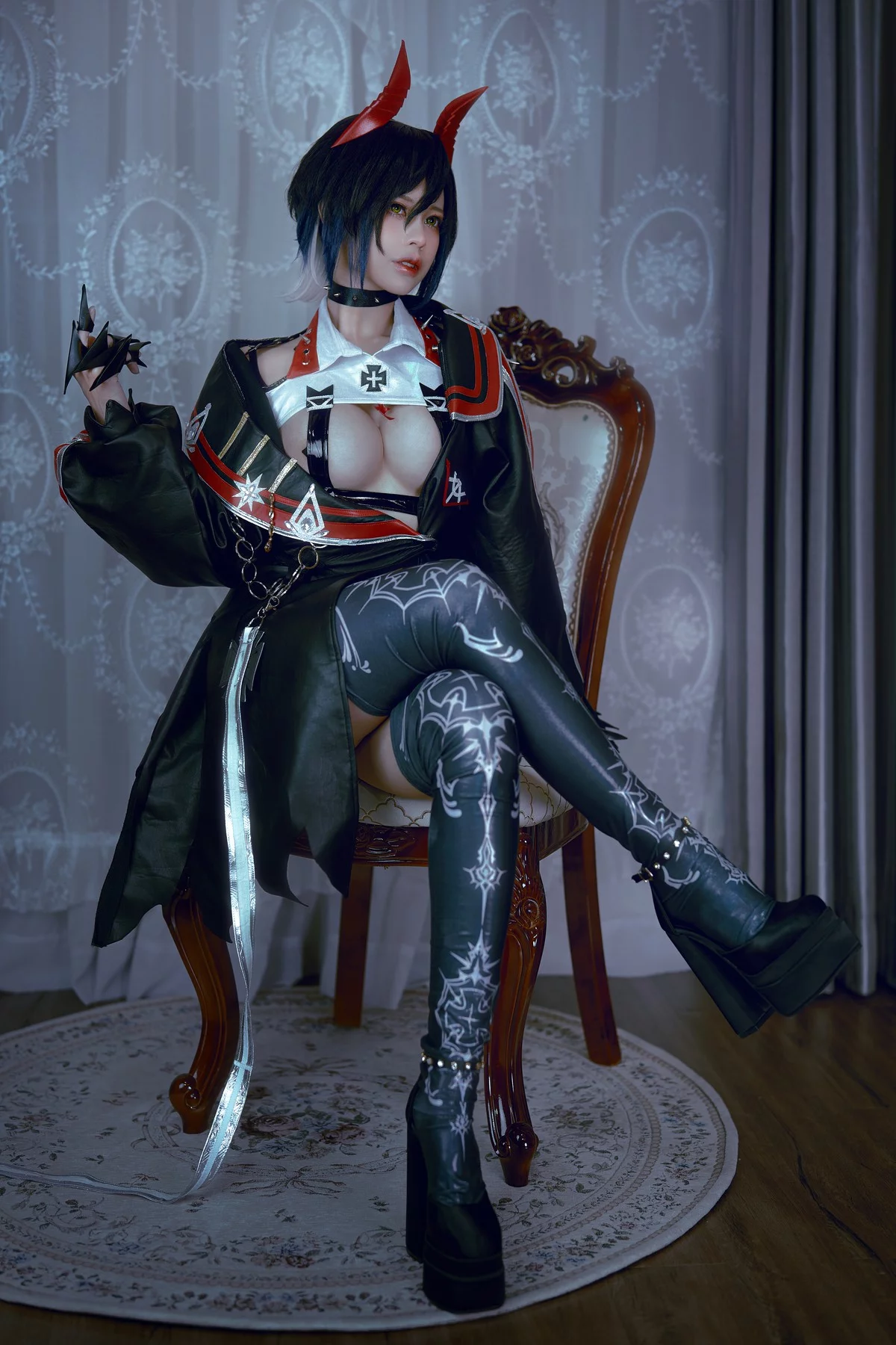 网络美女PingPing-Ulrich von Hutten主题性感带子情趣服饰秀油亮肌肤诱惑写真45P