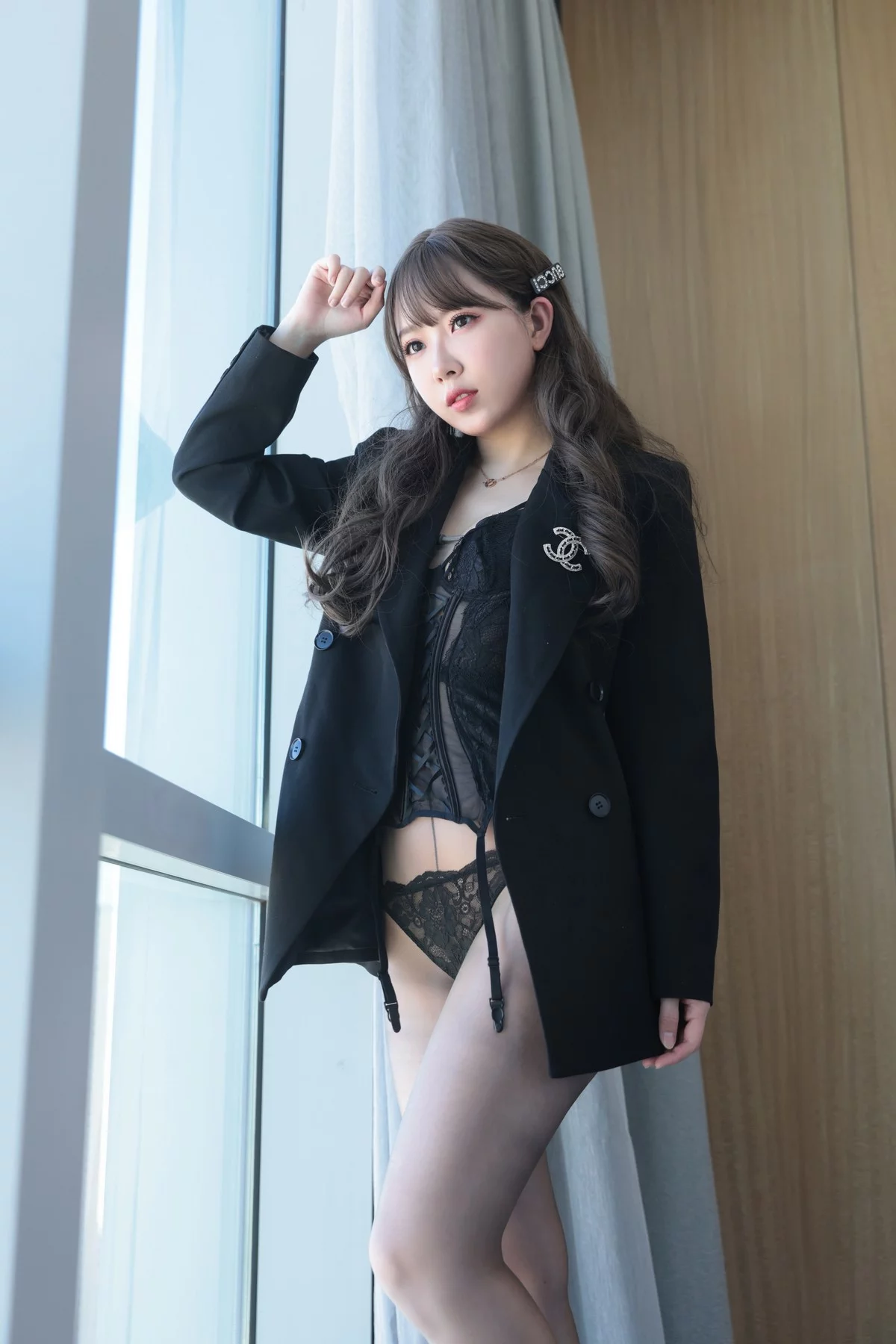 斗鱼主播小女巫露娜秋秋主题脱外衣露性感黑色蕾丝内衣配灰丝袜秀翘臀诱惑写真98P