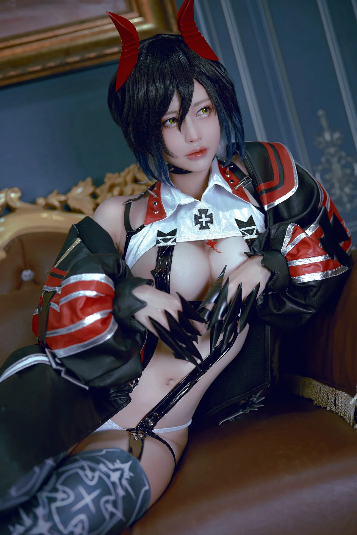 网络美女PingPing-Ulrich von Hutten主题性感带子情趣服饰秀油亮肌肤诱惑写真45P