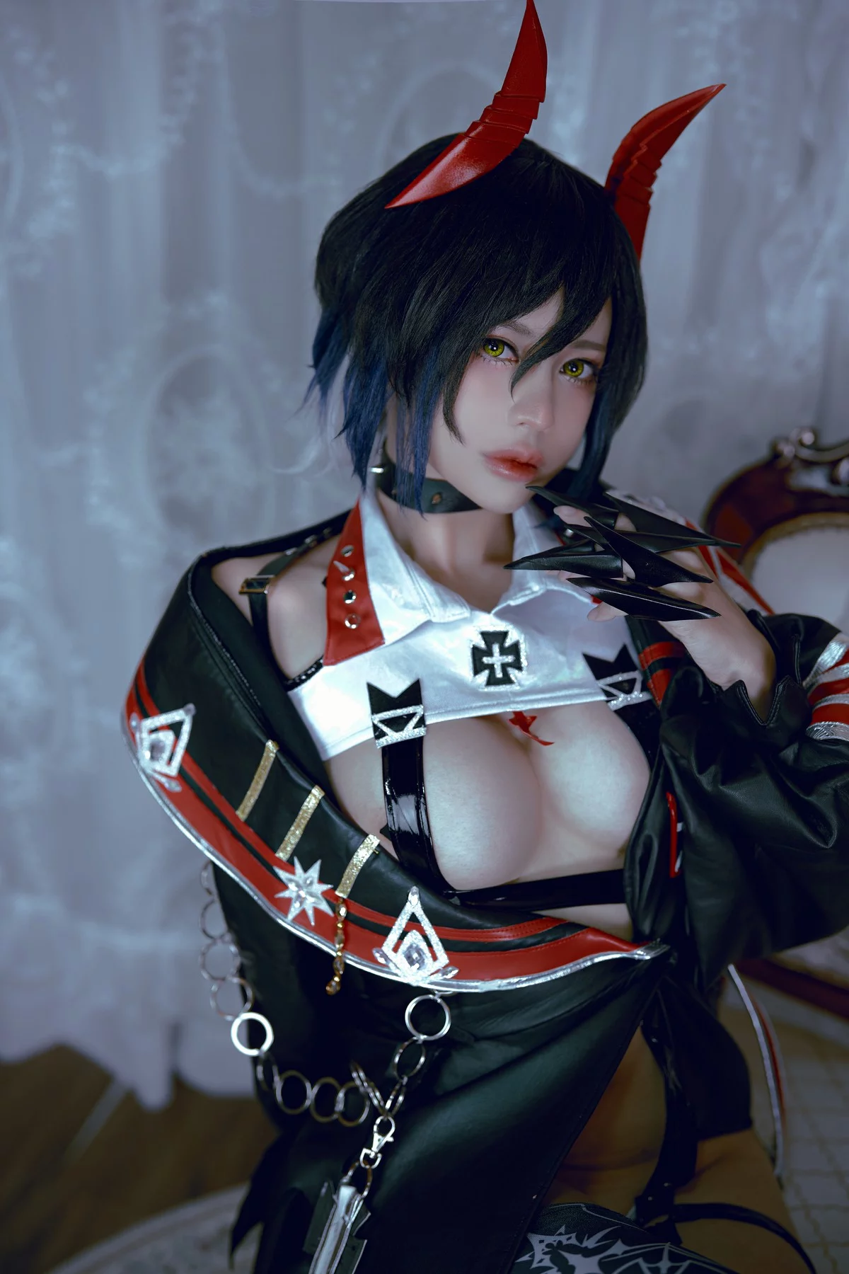 网络美女PingPing-Ulrich von Hutten主题性感带子情趣服饰秀油亮肌肤诱惑写真45P