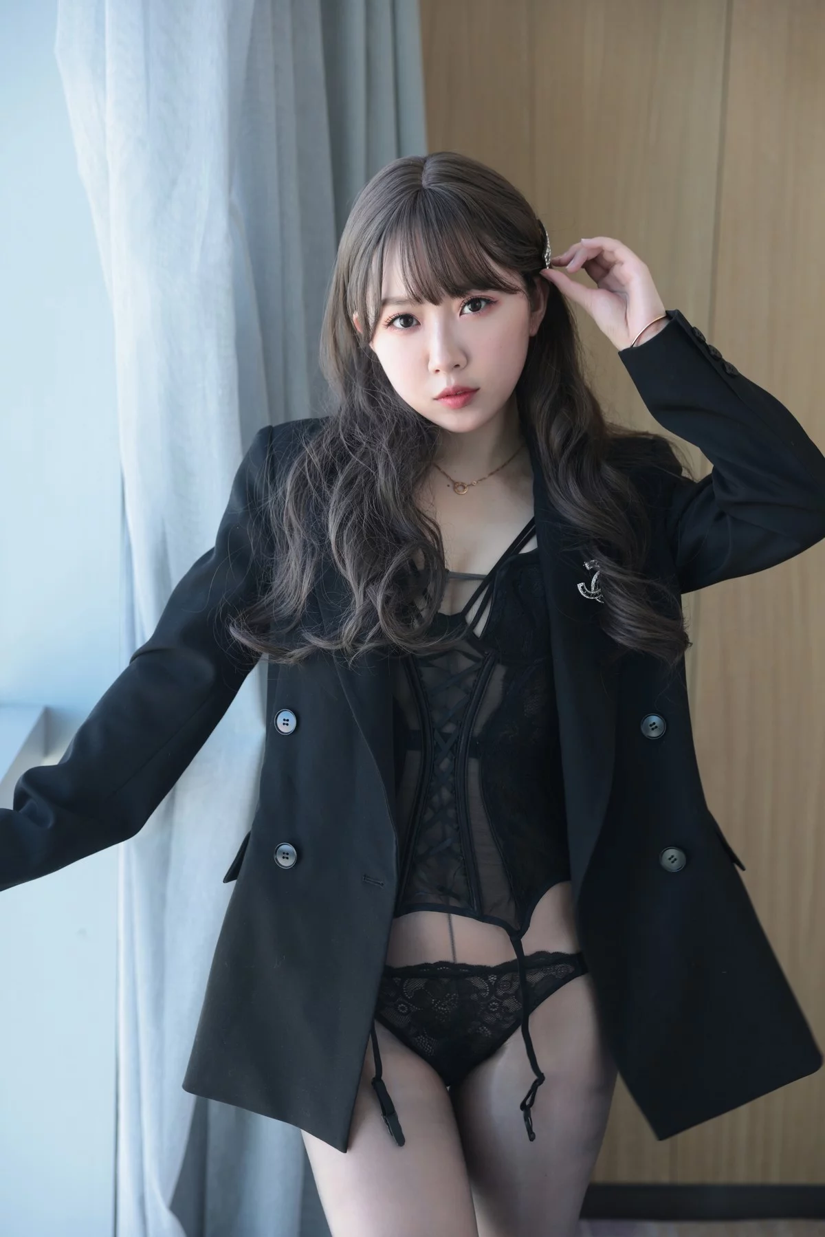 斗鱼主播小女巫露娜秋秋主题脱外衣露性感黑色蕾丝内衣配灰丝袜秀翘臀诱惑写真98P