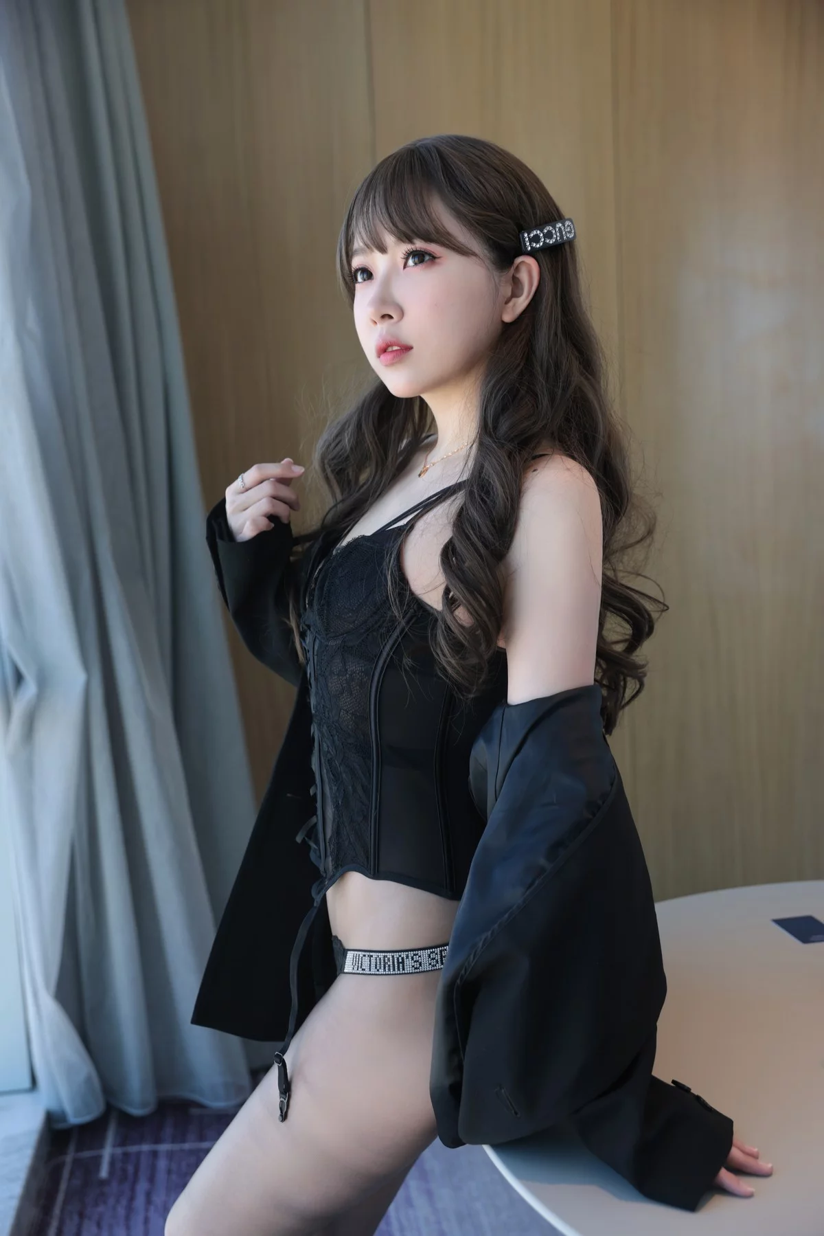 斗鱼主播小女巫露娜秋秋主题脱外衣露性感黑色蕾丝内衣配灰丝袜秀翘臀诱惑写真98P