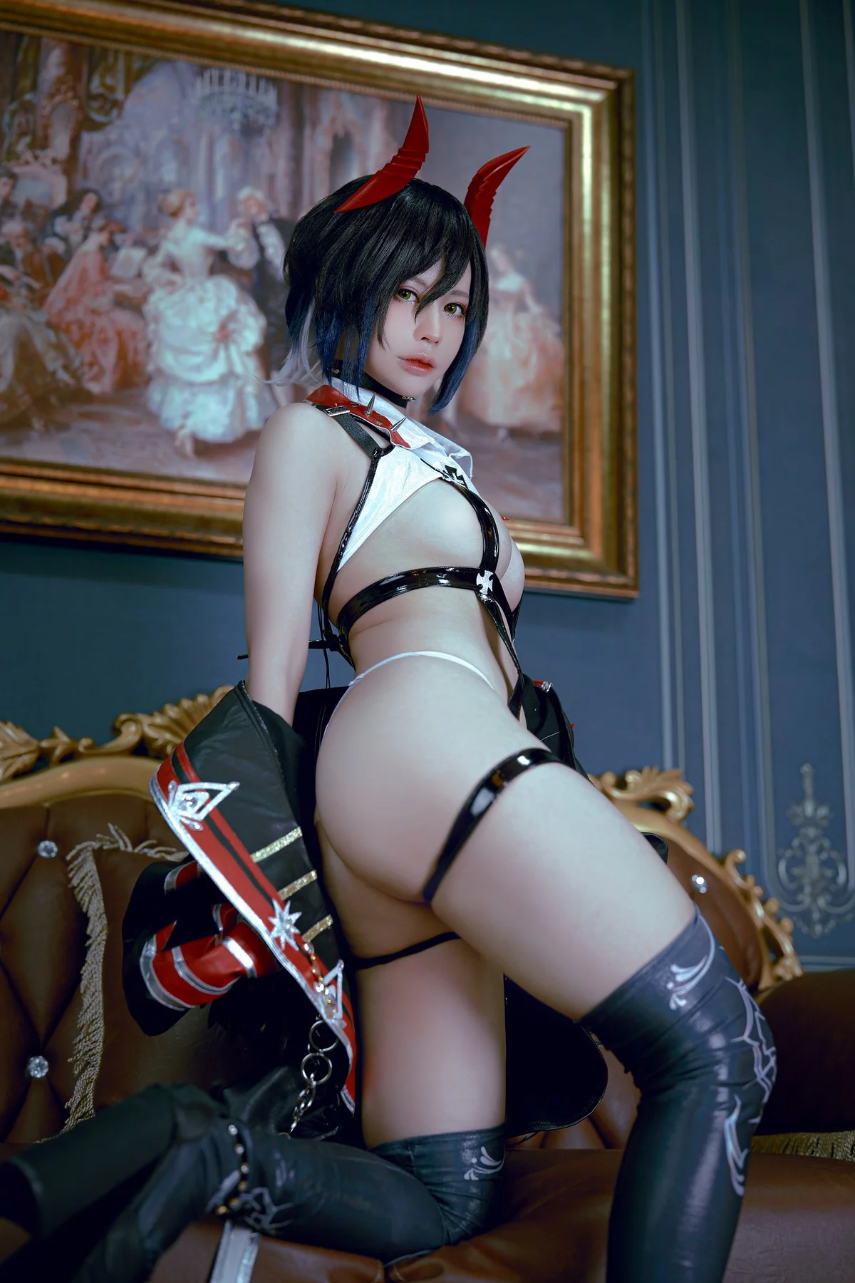 网络美女PingPing-Ulrich von Hutten主题性感带子情趣服饰秀油亮肌肤诱惑写真45P