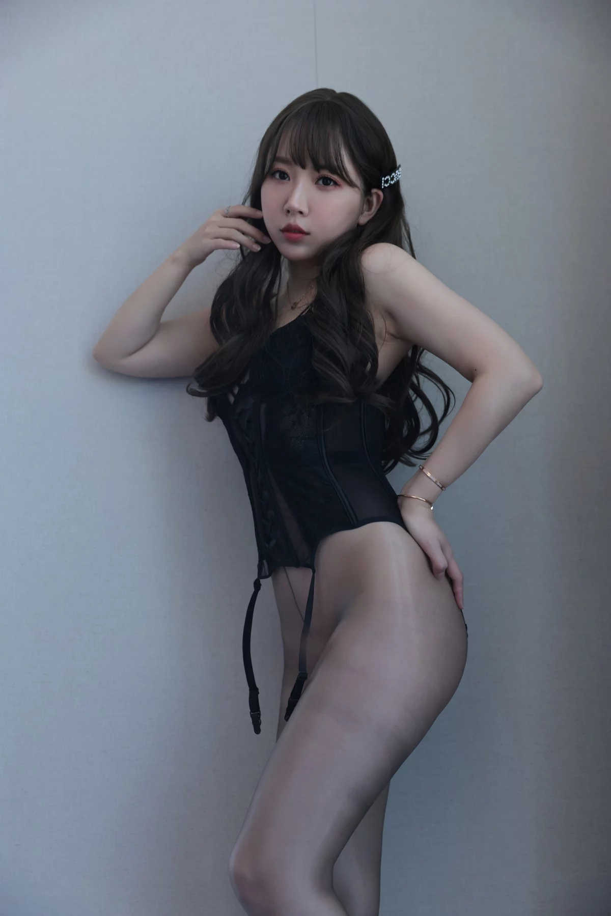 斗鱼主播小女巫露娜秋秋主题脱外衣露性感黑色蕾丝内衣配灰丝袜秀翘臀诱惑写真98P