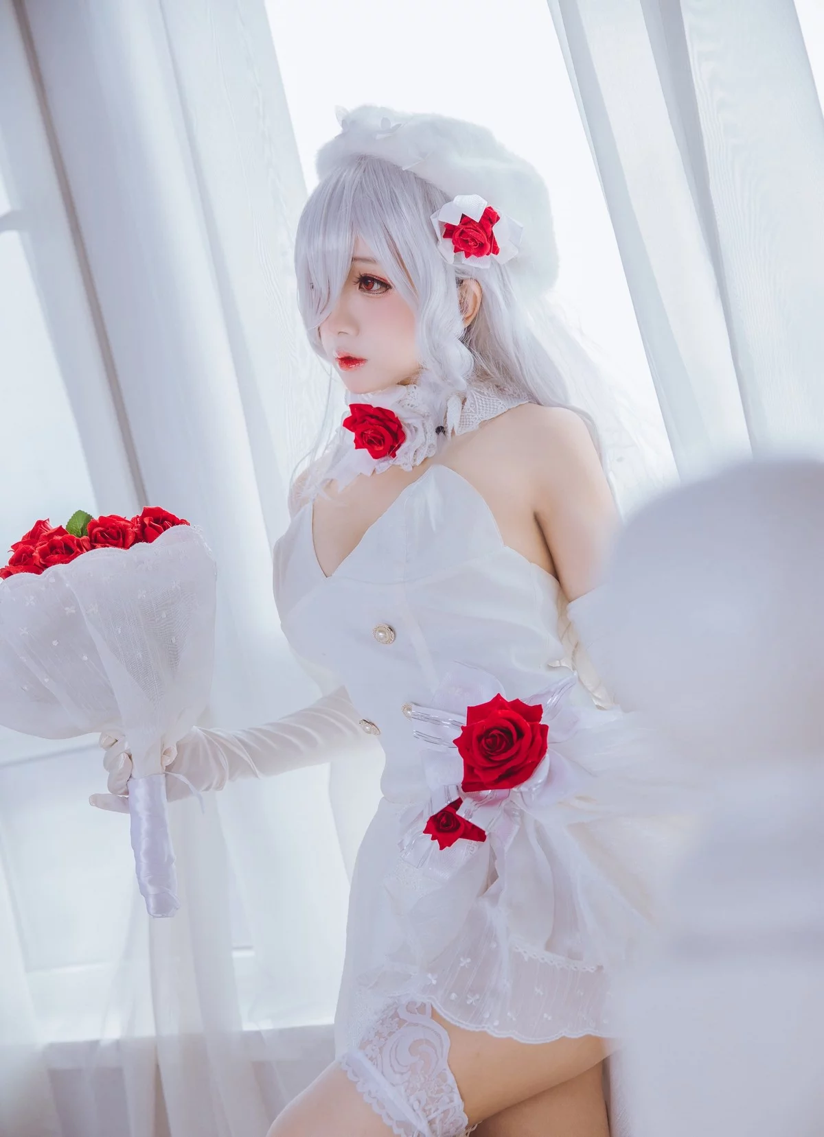 Cosplay美女日奈娇G36C礼服主题性感白色礼裙配白色蕾丝吊袜秀美腿诱惑写真40P