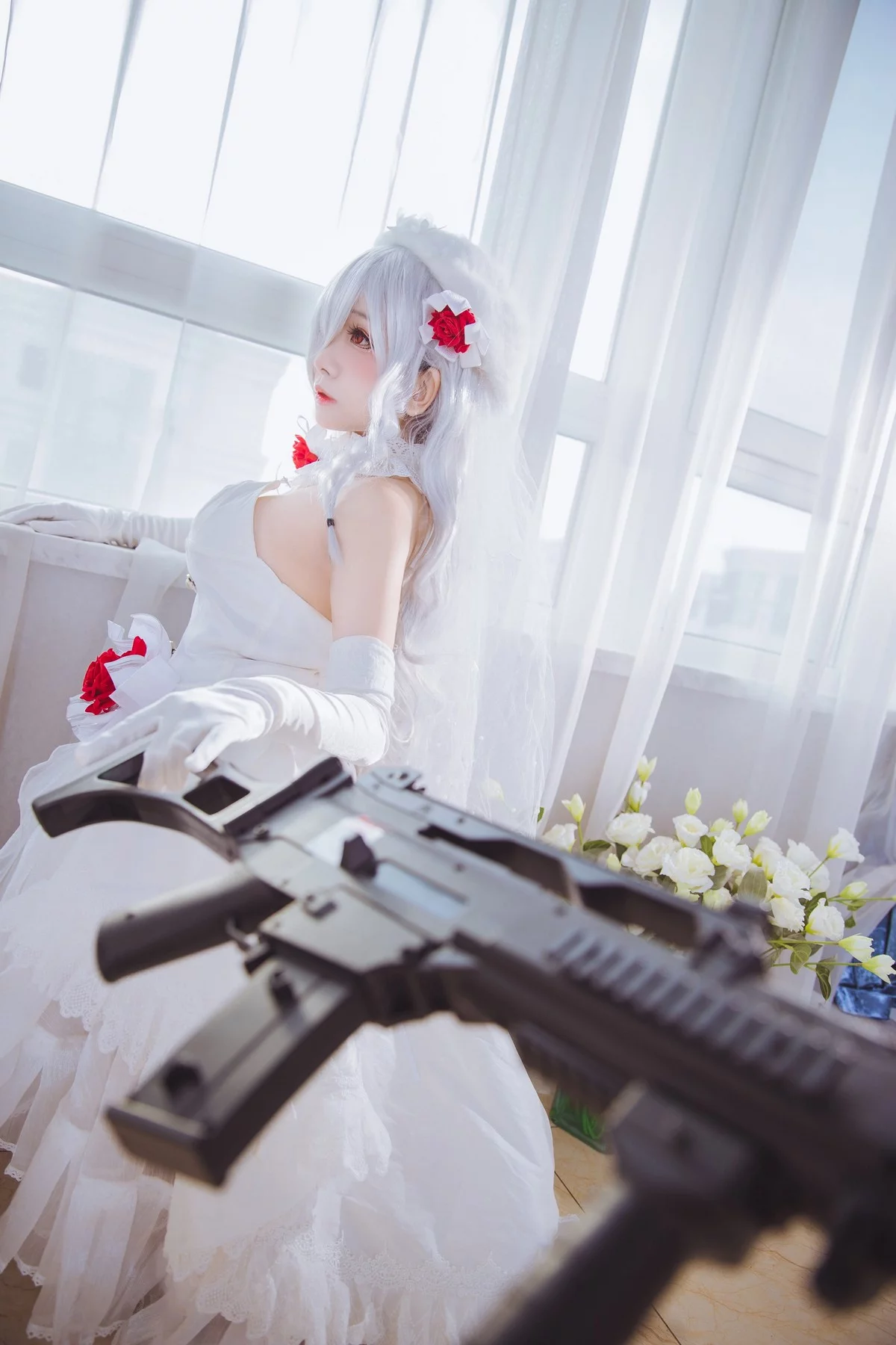 Cosplay美女日奈娇G36C礼服主题性感白色礼裙配白色蕾丝吊袜秀美腿诱惑写真40P