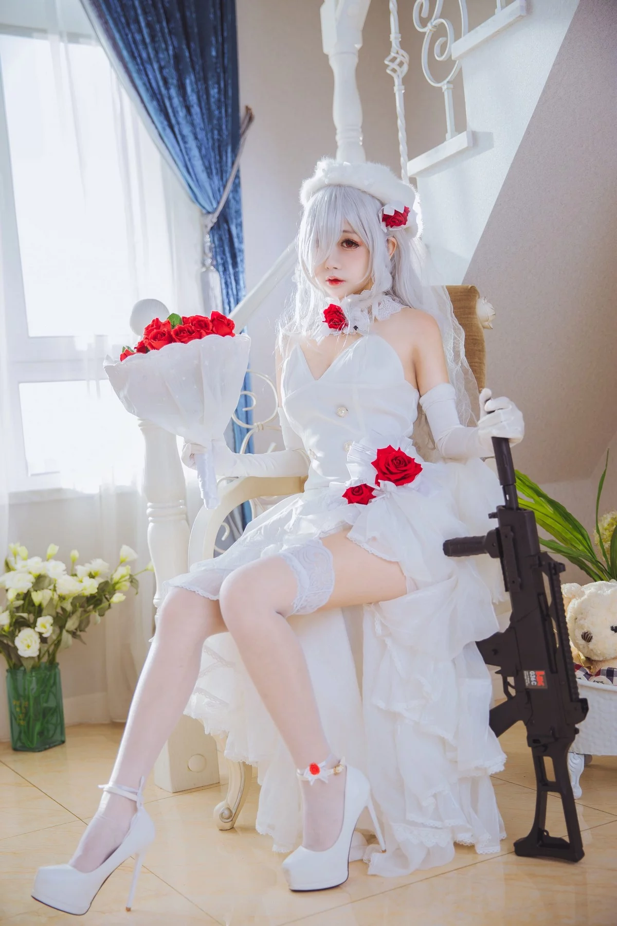 Cosplay美女日奈娇G36C礼服主题性感白色礼裙配白色蕾丝吊袜秀美腿诱惑写真40P