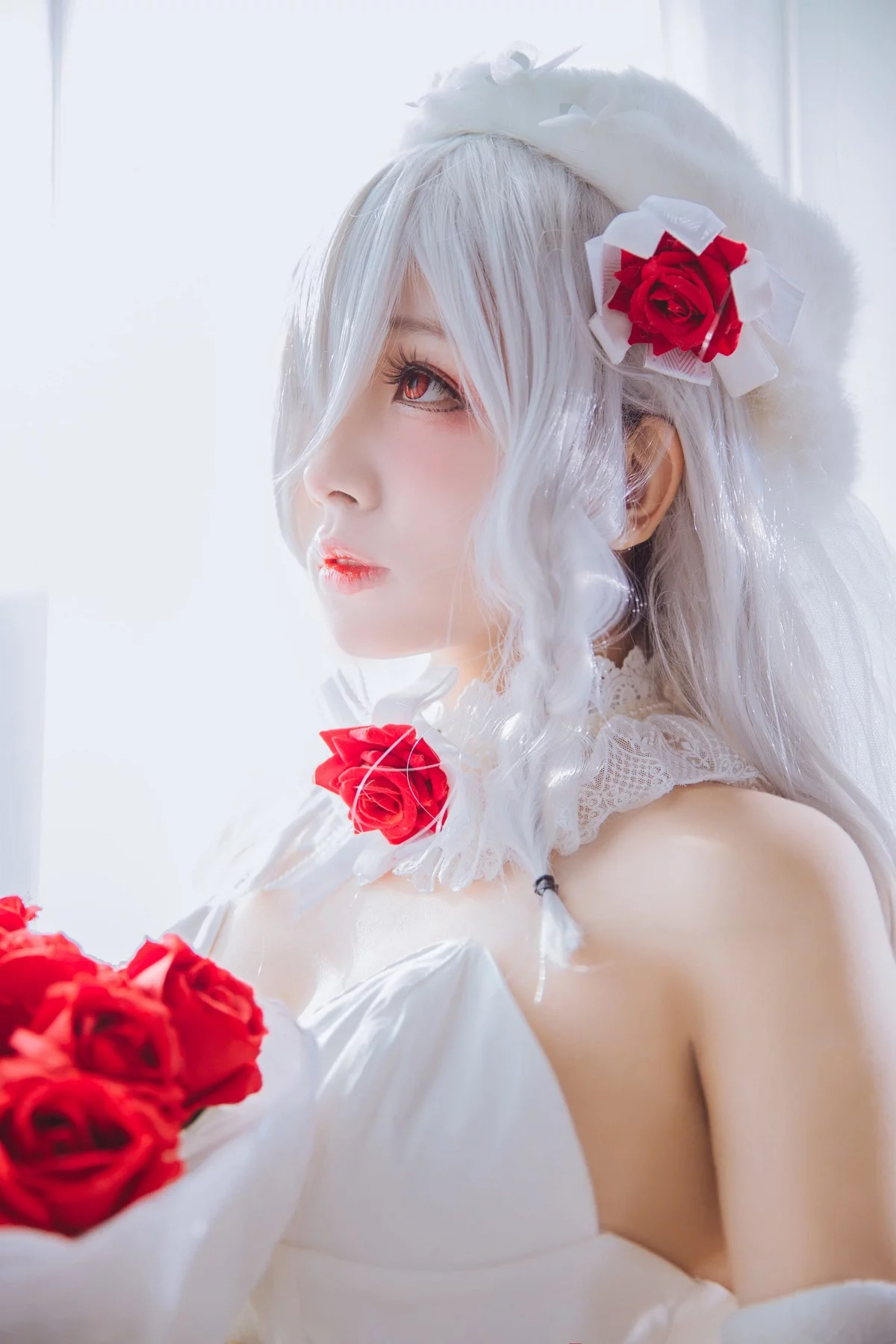 Cosplay美女日奈娇G36C礼服主题性感白色礼裙配白色蕾丝吊袜秀美腿诱惑写真40P