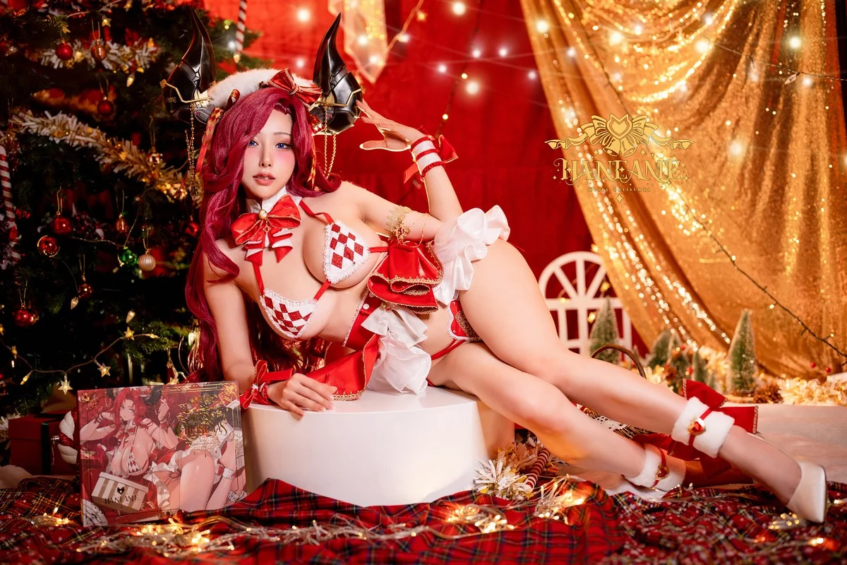 Coser美女雨波_HaneAme-2022年11月合集私房情趣服饰露傲人豪乳惹火诱惑写真154P