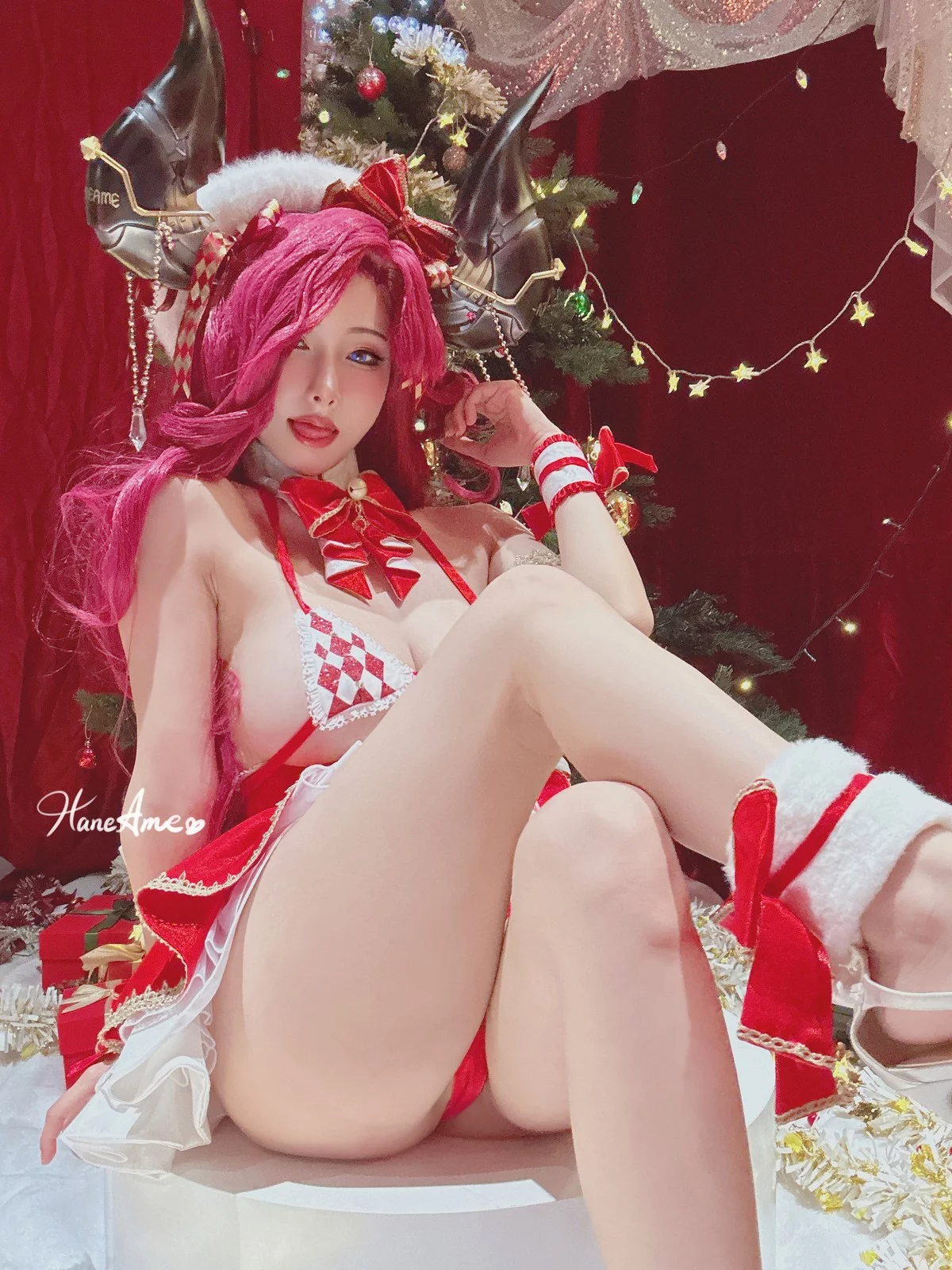 Coser美女雨波_HaneAme-2022年11月合集私房情趣服饰露傲人豪乳惹火诱惑写真154P