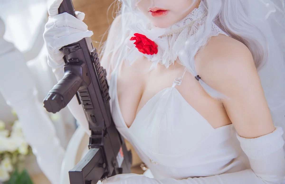 Cosplay美女日奈娇G36C礼服主题性感白色礼裙配白色蕾丝吊袜秀美腿诱惑写真40P