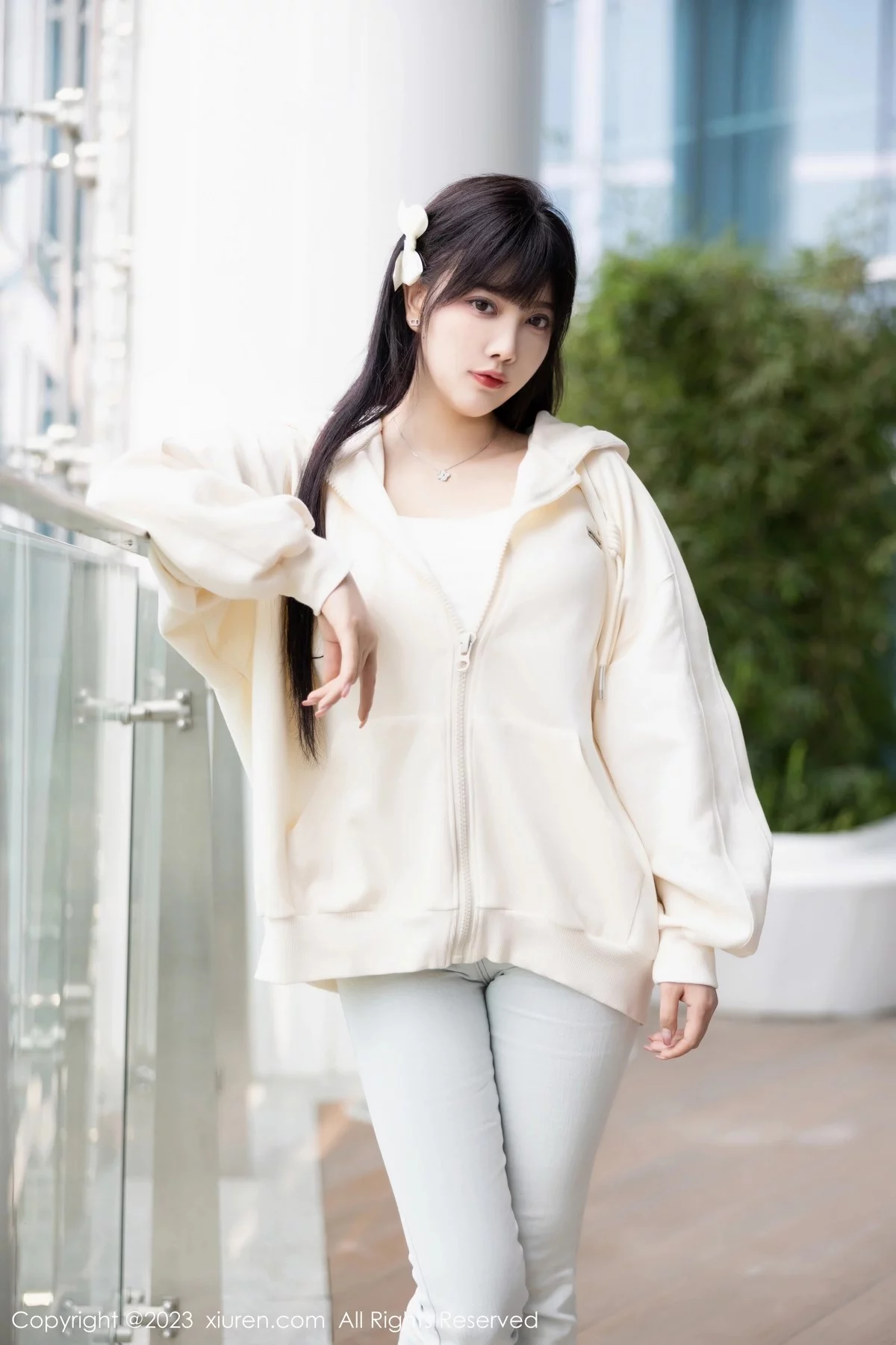 XiuRen第6707期_女神杨晨晨Yome私房性感浅色内衣配超薄无内肉丝完美诱惑写真90P