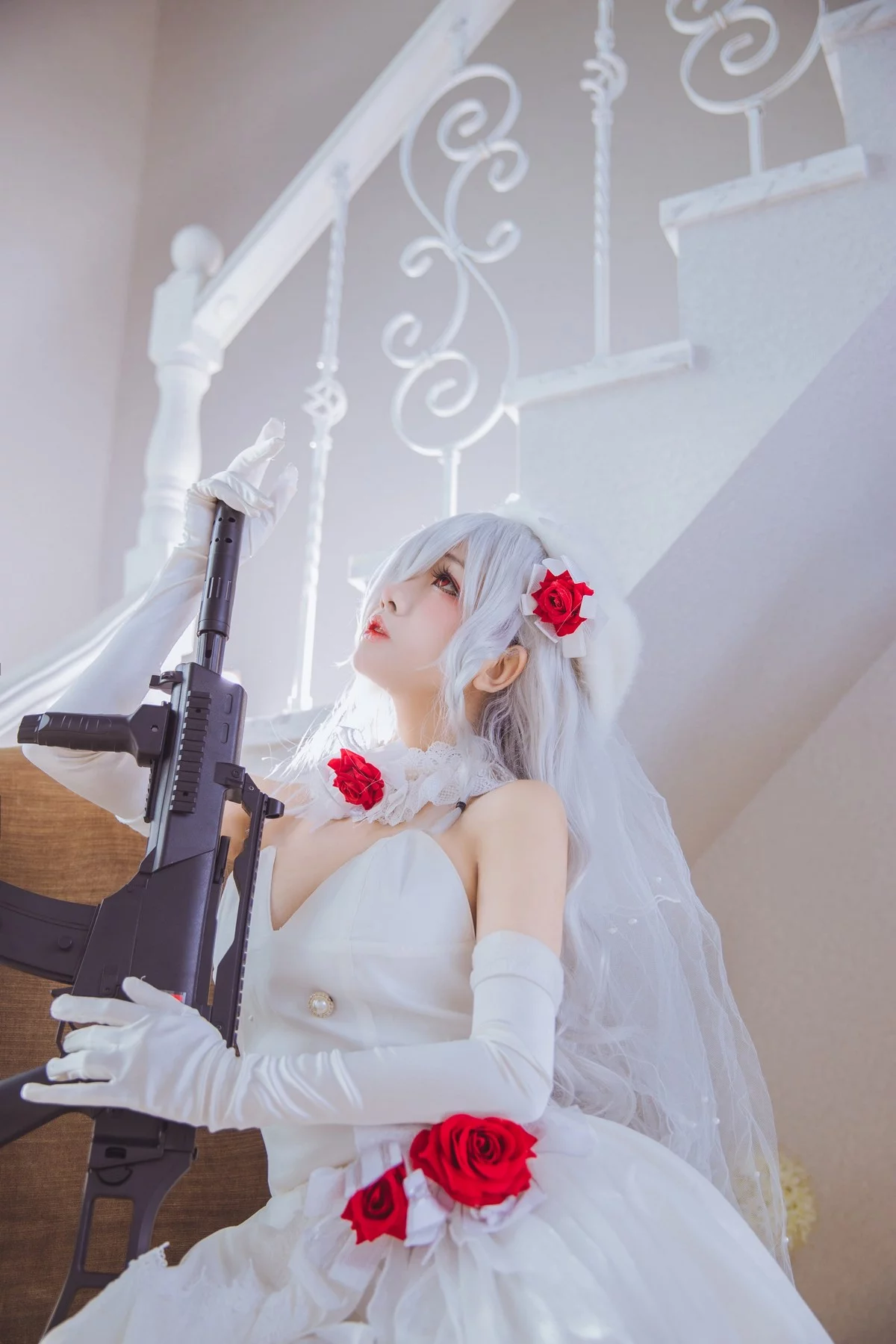 Cosplay美女日奈娇G36C礼服主题性感白色礼裙配白色蕾丝吊袜秀美腿诱惑写真40P