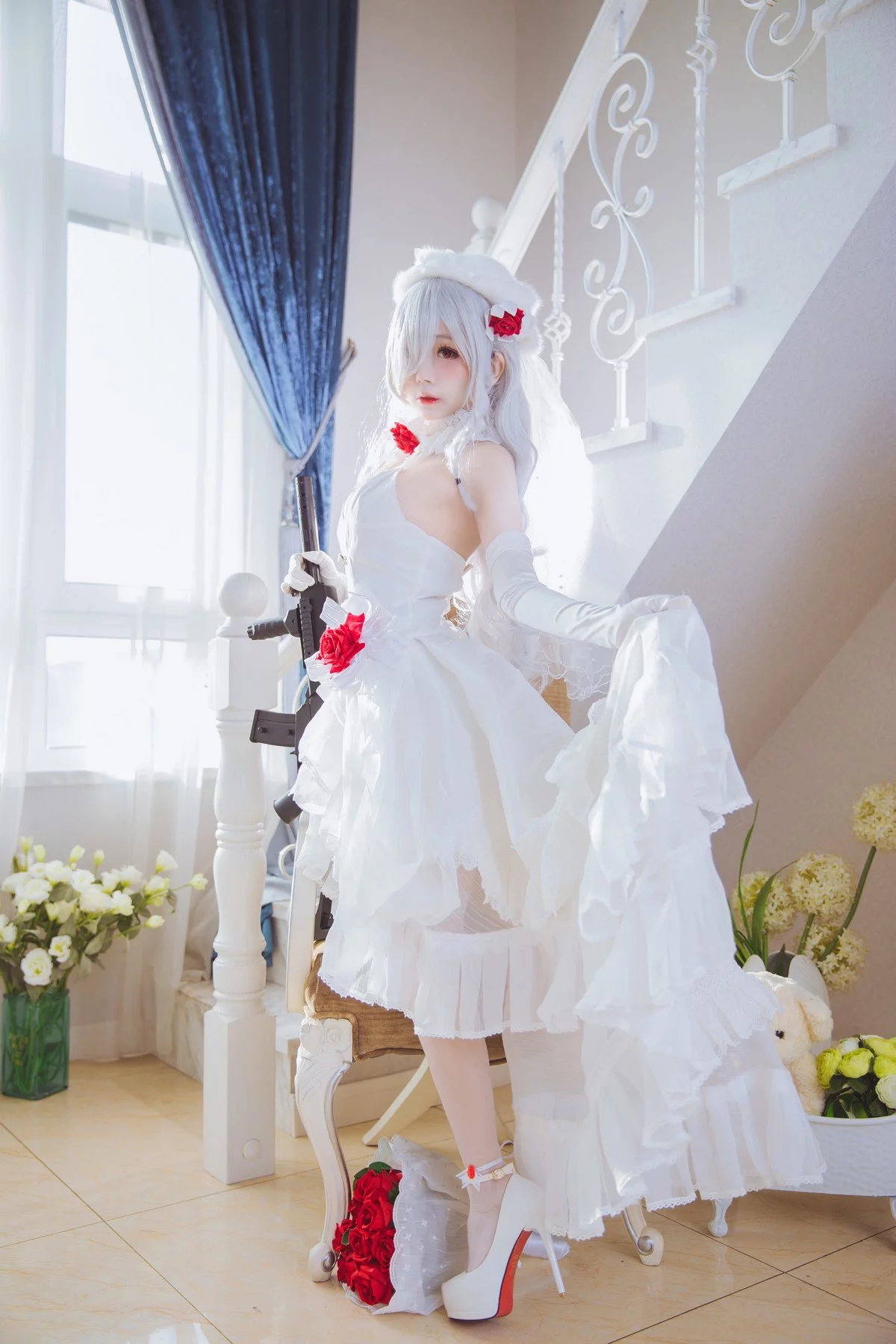 Cosplay美女日奈娇G36C礼服主题性感白色礼裙配白色蕾丝吊袜秀美腿诱惑写真40P