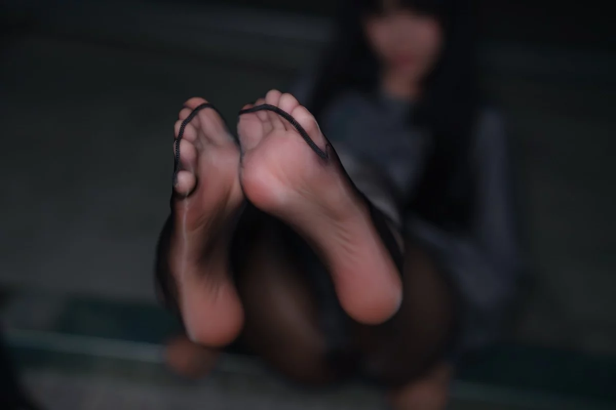 网络美女轩萧学姐楼道车库主题户外性感JK制服配超薄闪亮黑丝秀美腿诱惑写真87P