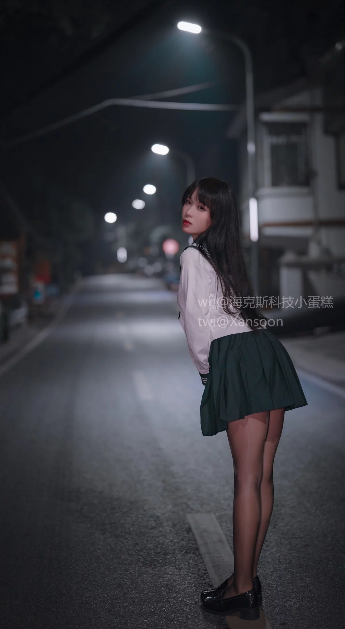 网络美女轩萧学姐楼道车库主题户外性感JK制服配超薄闪亮黑丝秀美腿诱惑写真87P